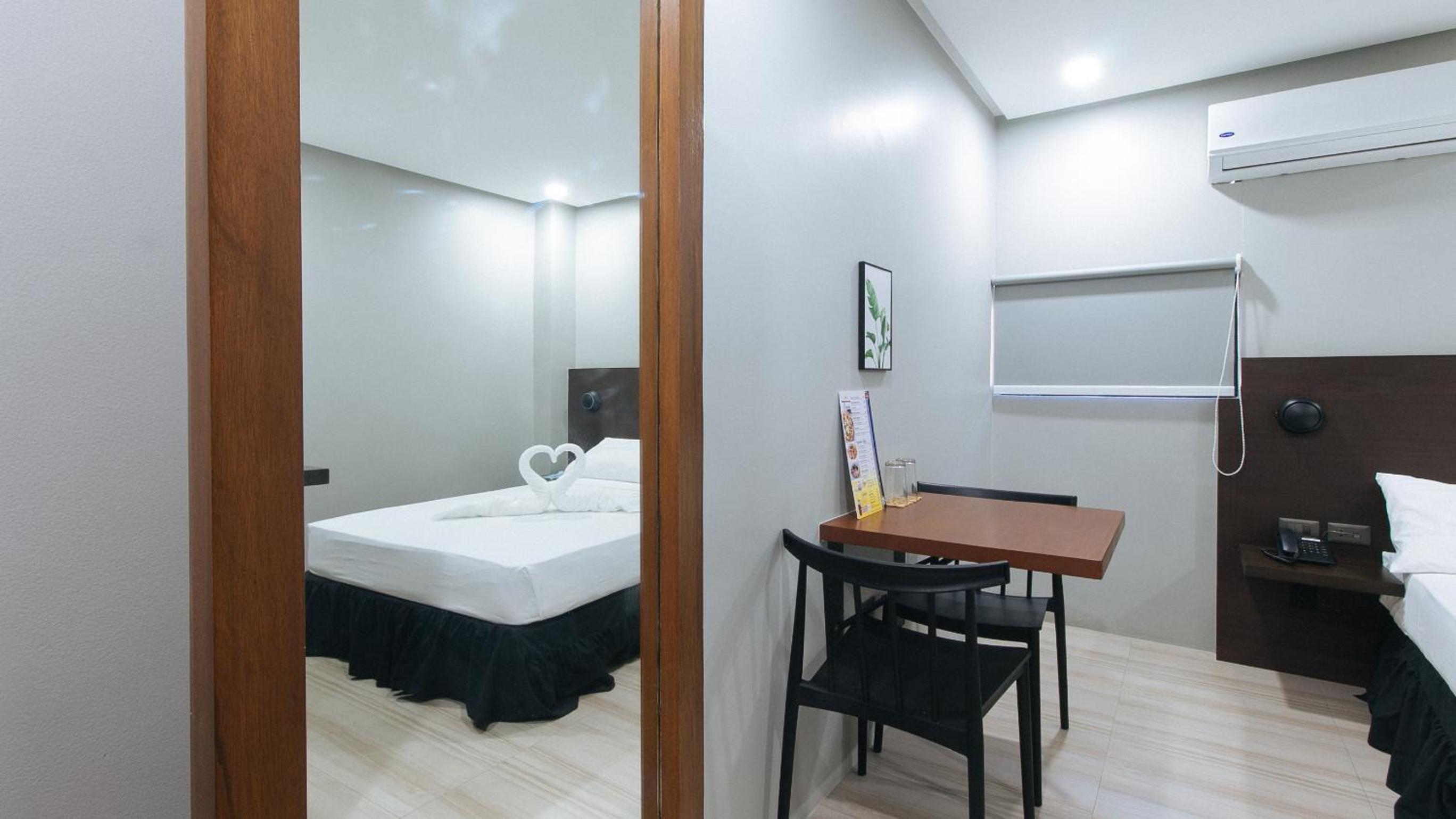 Deluxe Room - Photo 3