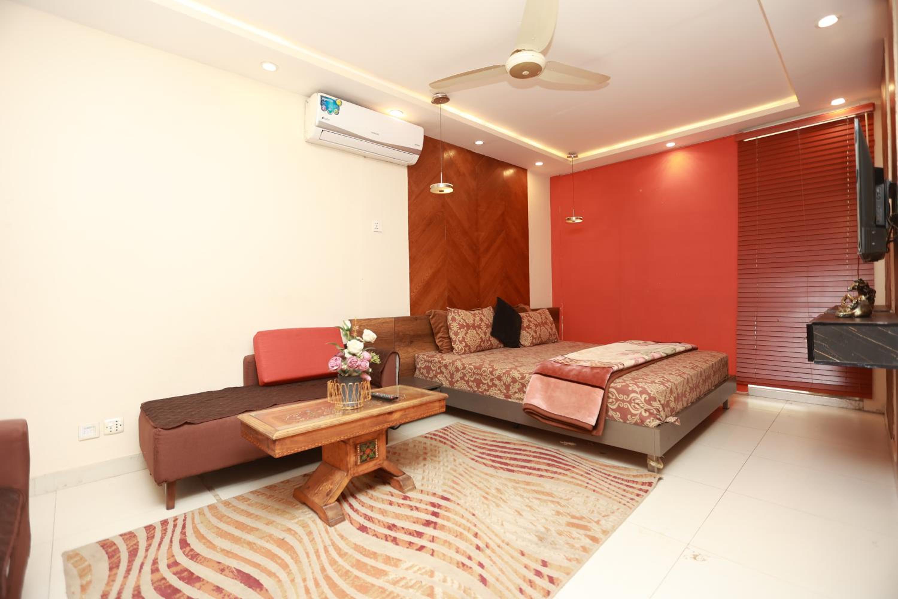 One-Bedroom Premium Apartment photo 2