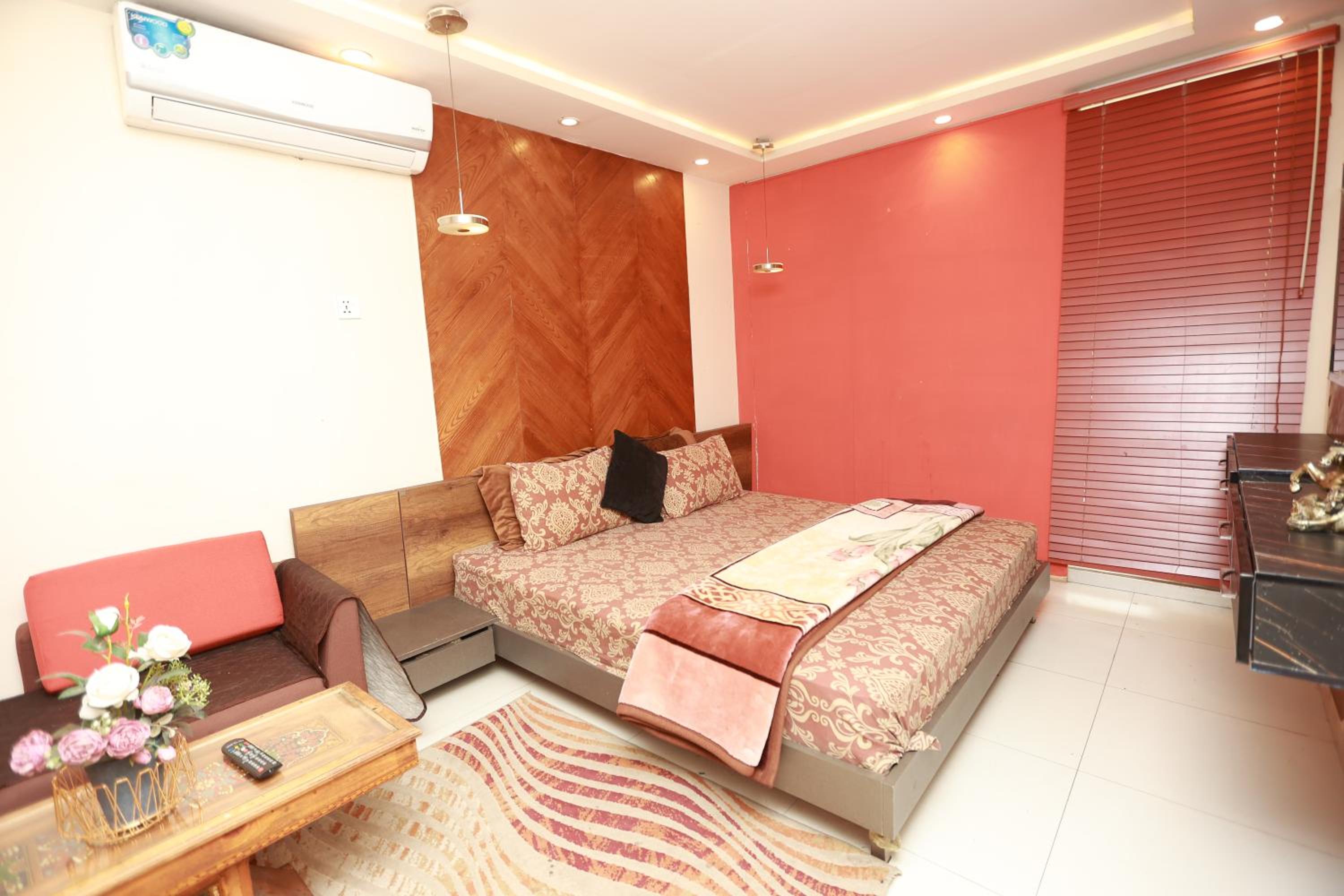 One-Bedroom Premium Apartment photo 1