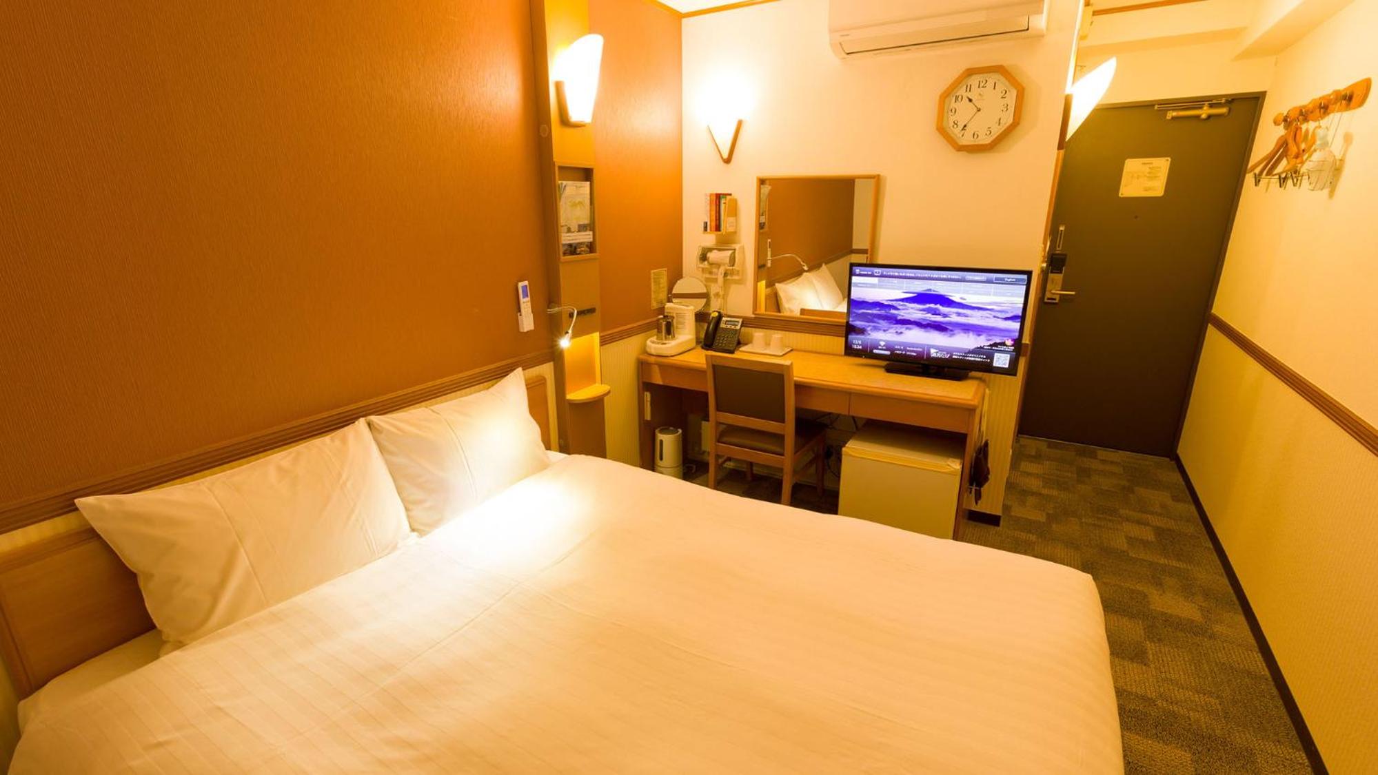 Queen Room - Non-Smoking - Photo 14