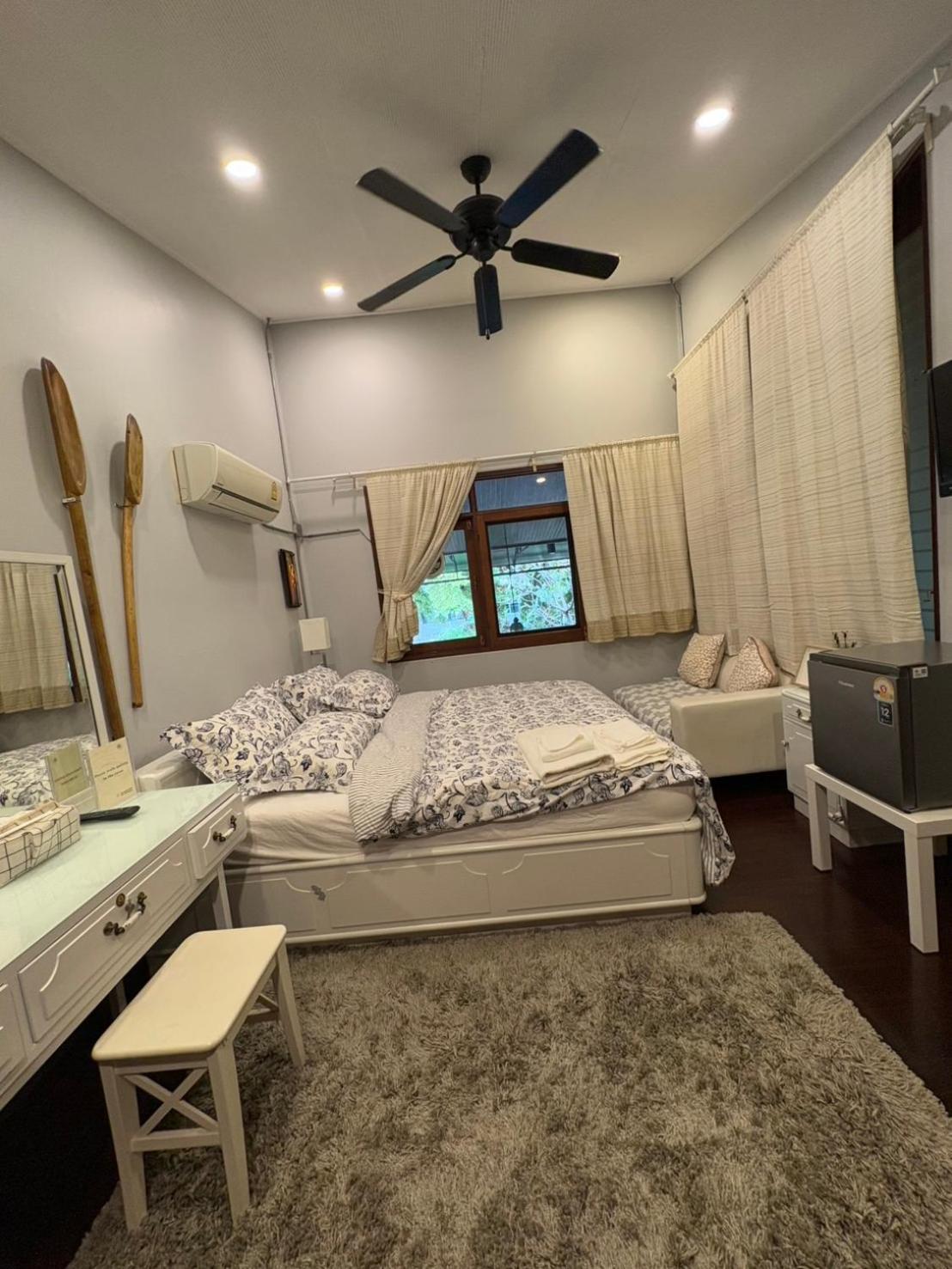Large Double Room photo 1