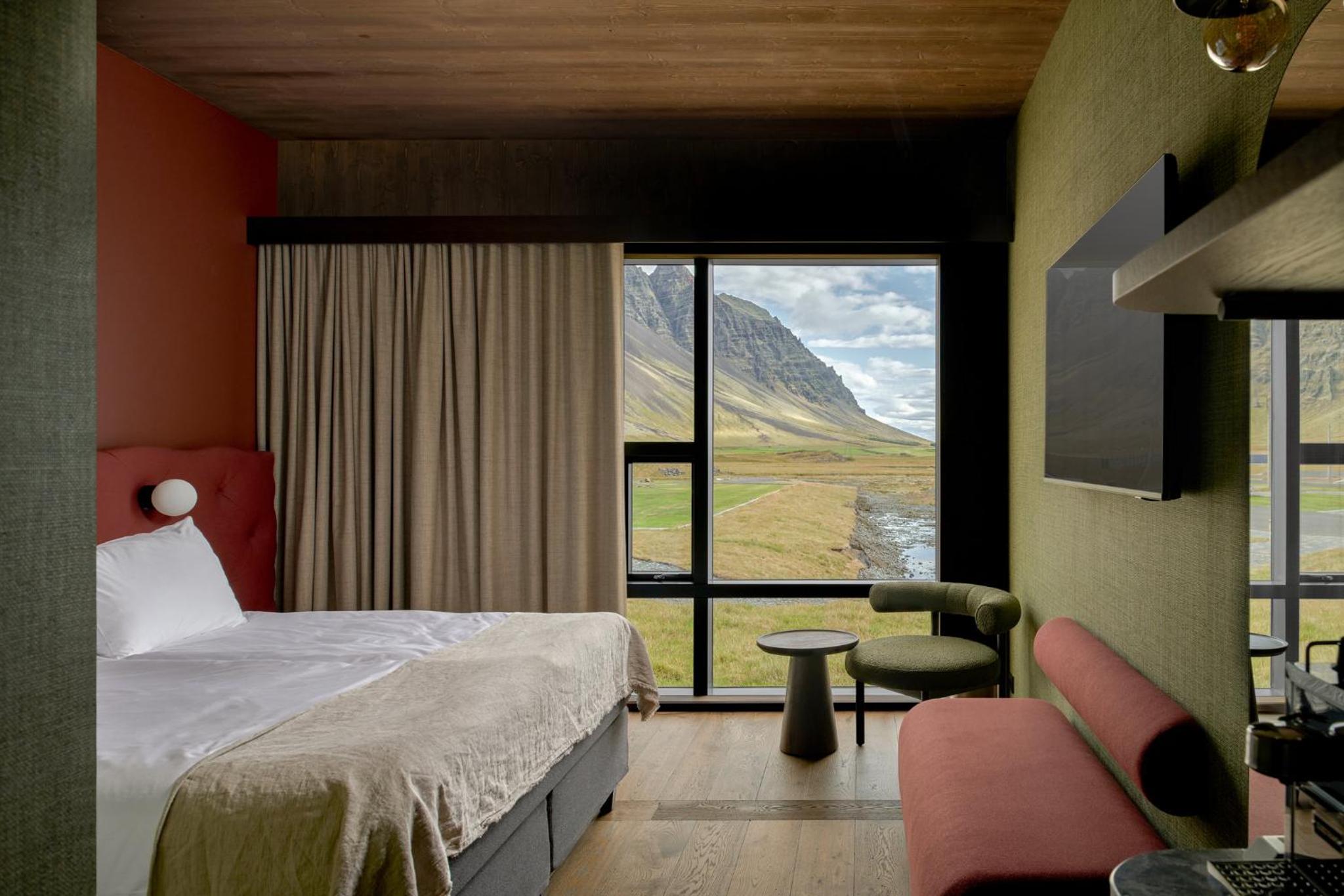 Double Room with Mountain View - Photo 6