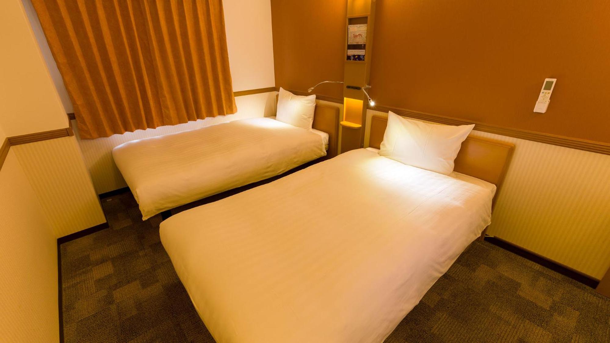 Twin Room - Smoking - Photo 7