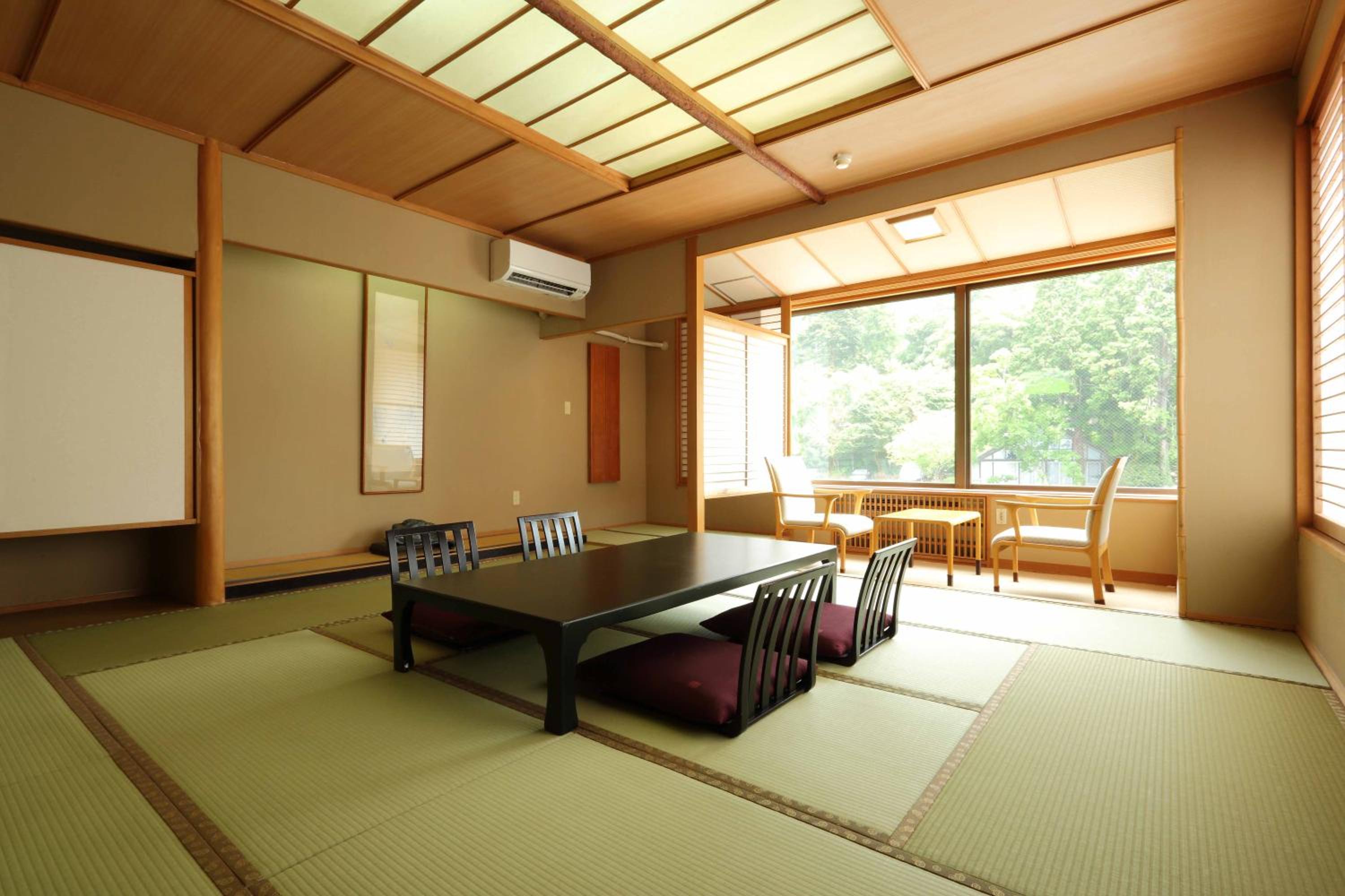 Japanese-Style Room with Mountain View and Dining Room Dinner