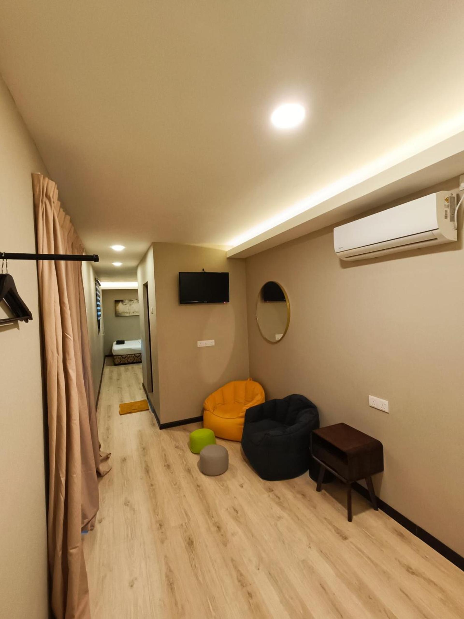 Family Studio - Photo 5