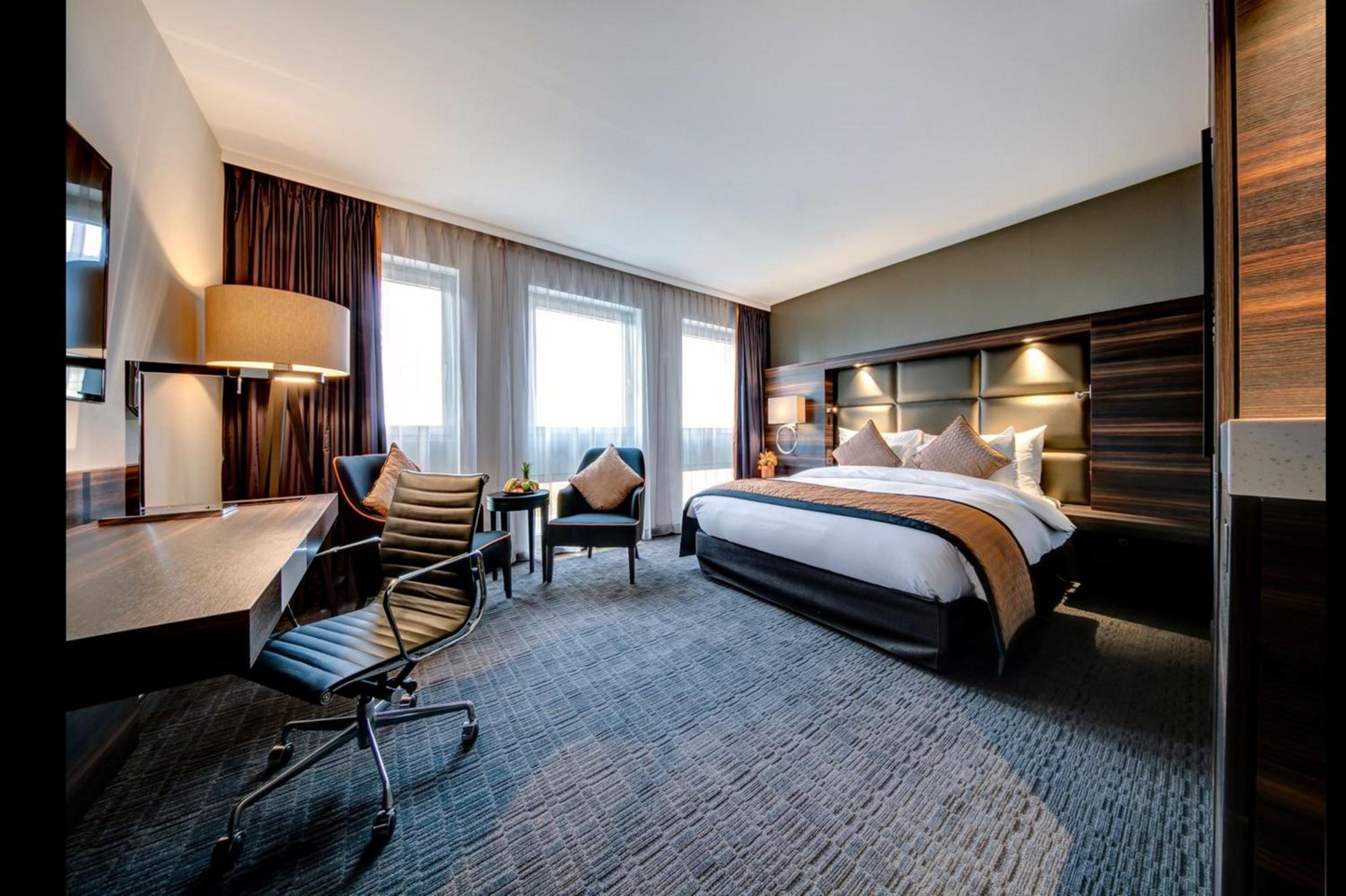 Triple Room with Lake View - Photo 3