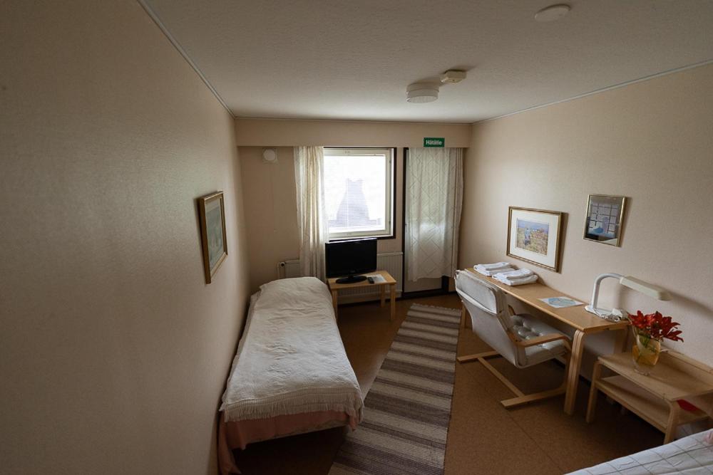 Deluxe Room (2 Adults + 1 Child) - Photo 4
