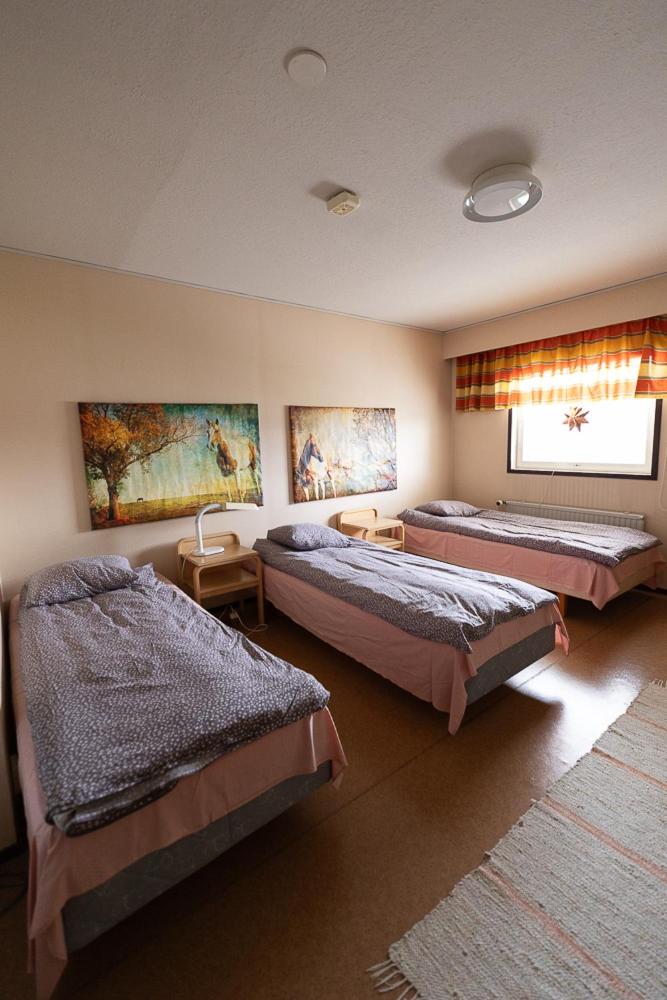 Family Room with Private Bathroom - Photo 2