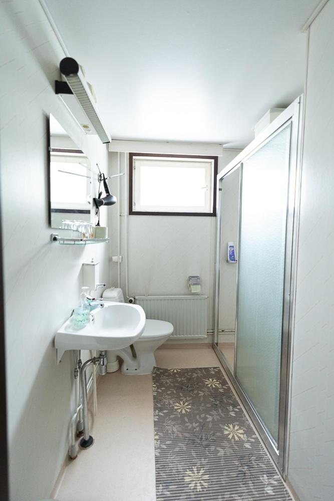 Family Room with Private Bathroom - Photo 6