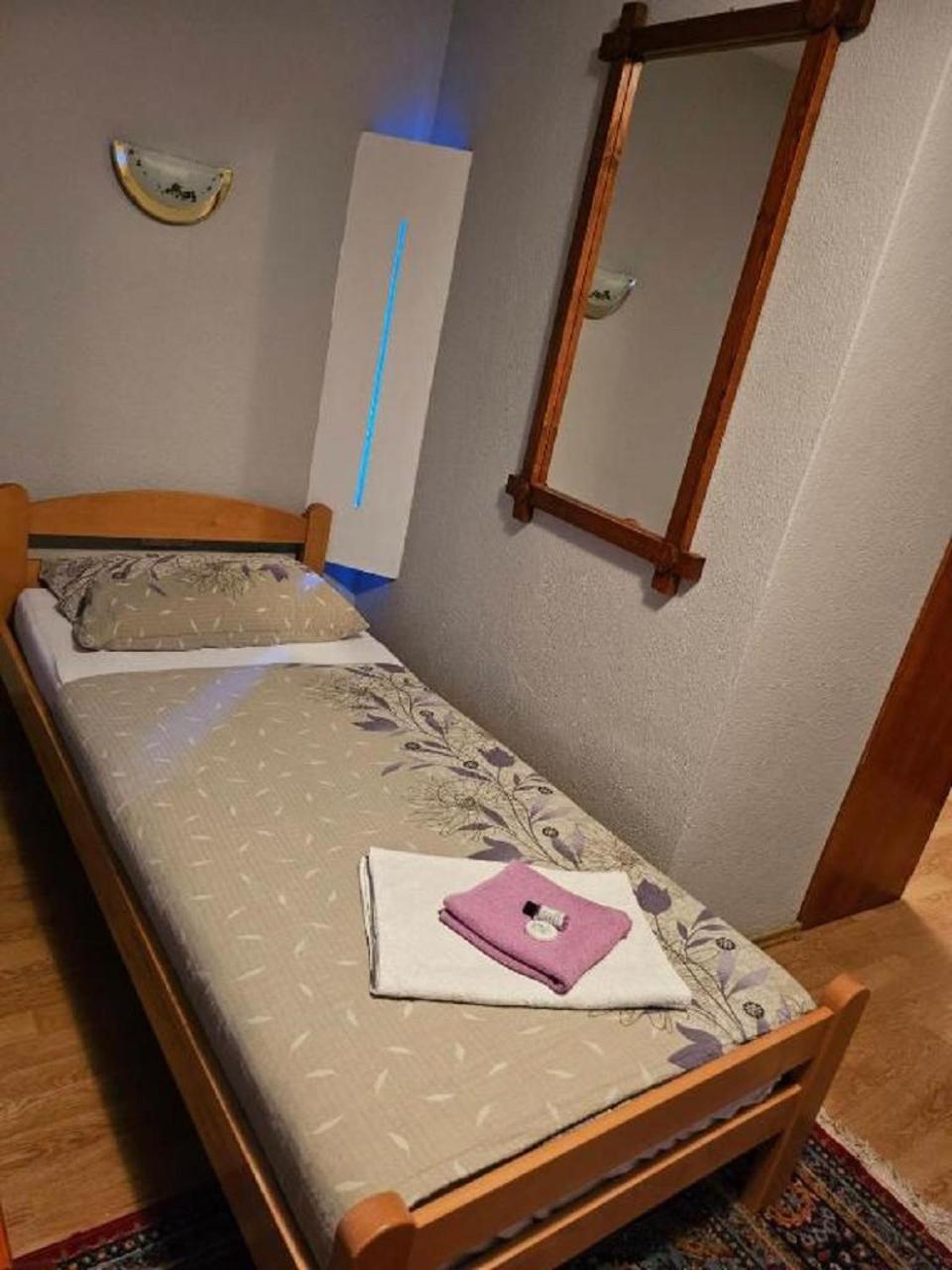 Single Room photo 2