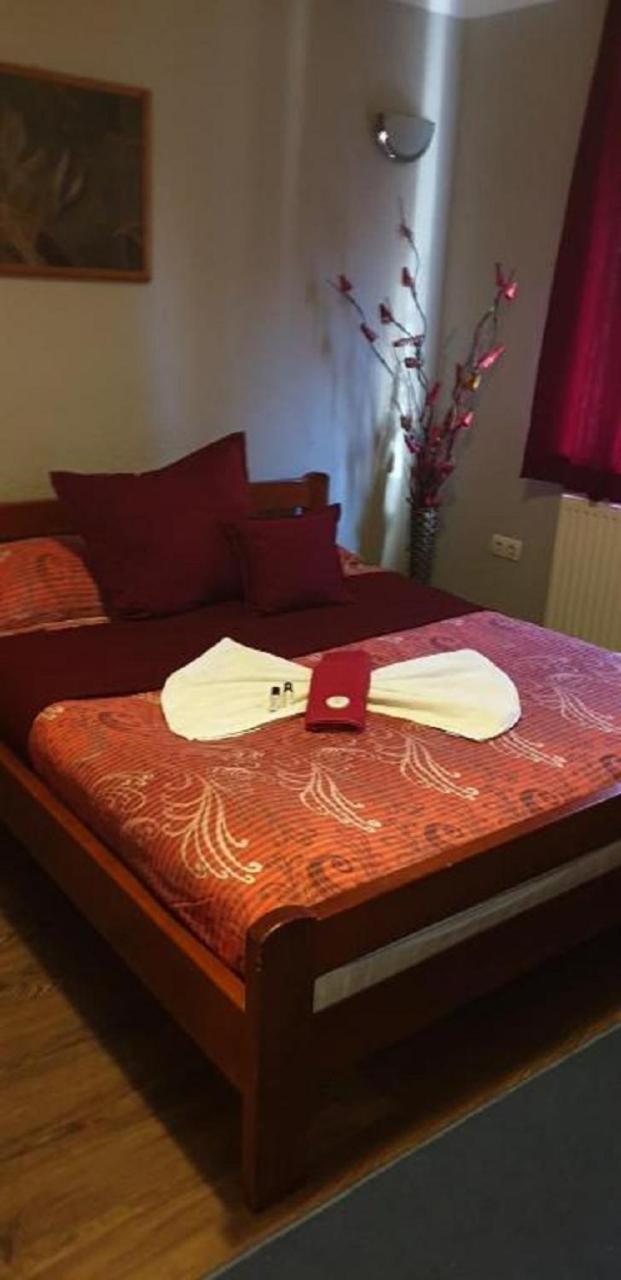 Double or Twin Room photo 2