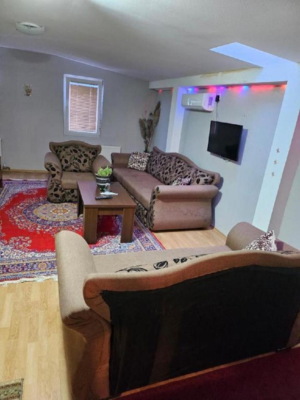 Deluxe Apartment photo 2