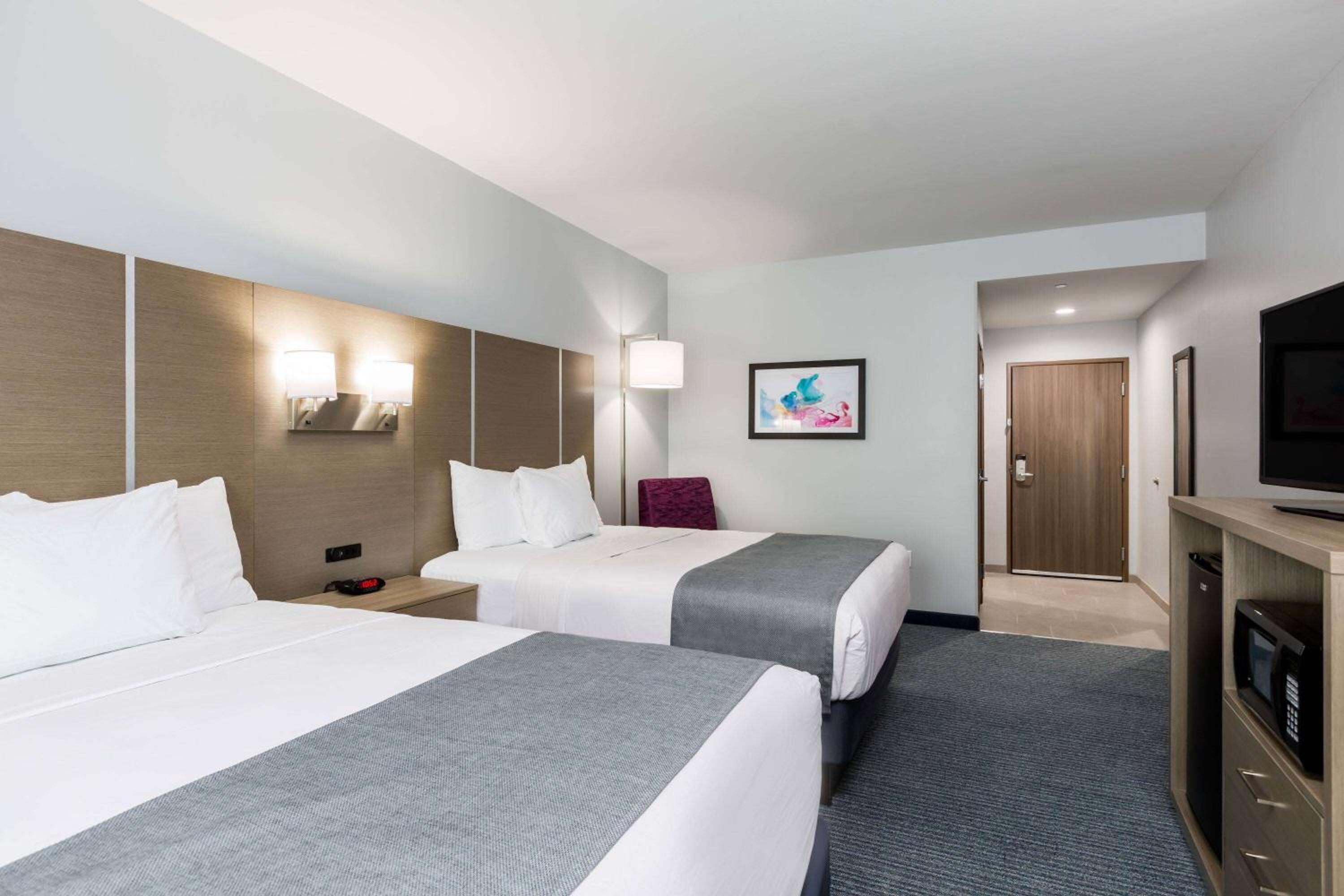 Queen Room with Two Queen Beds - Non-Smoking