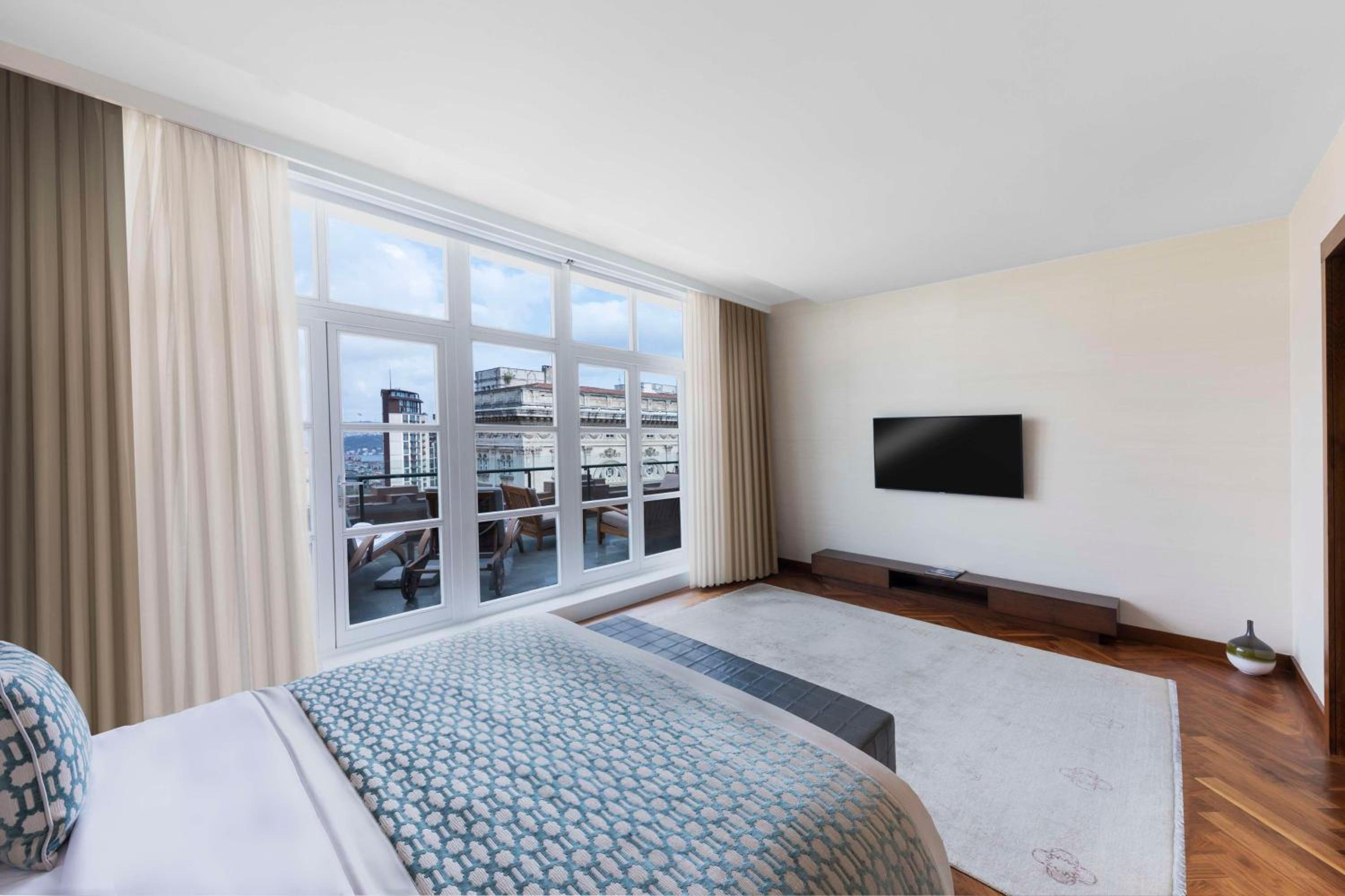 Executive Suite