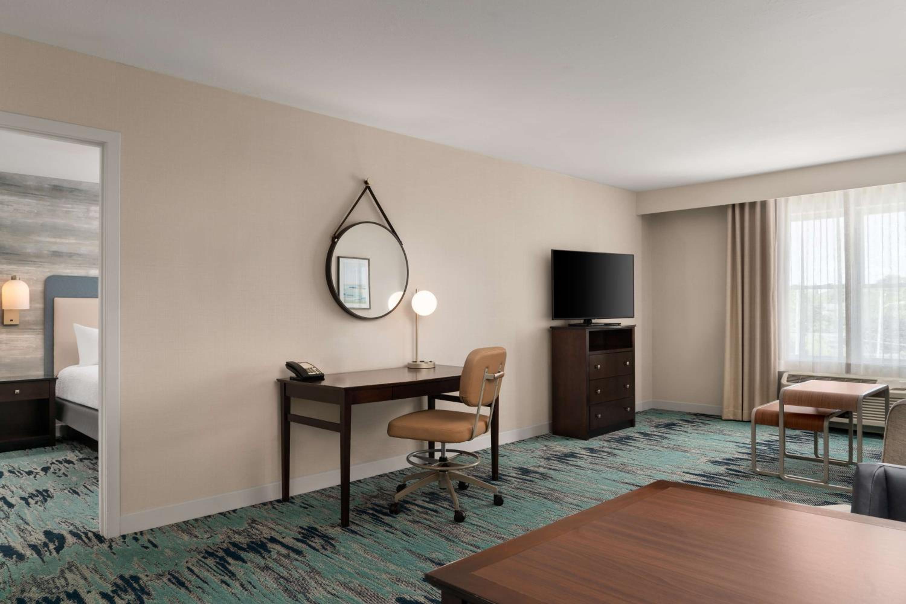 One-Bedroom Queen Suite with Two Queen Beds - Non-Smoking photo 1