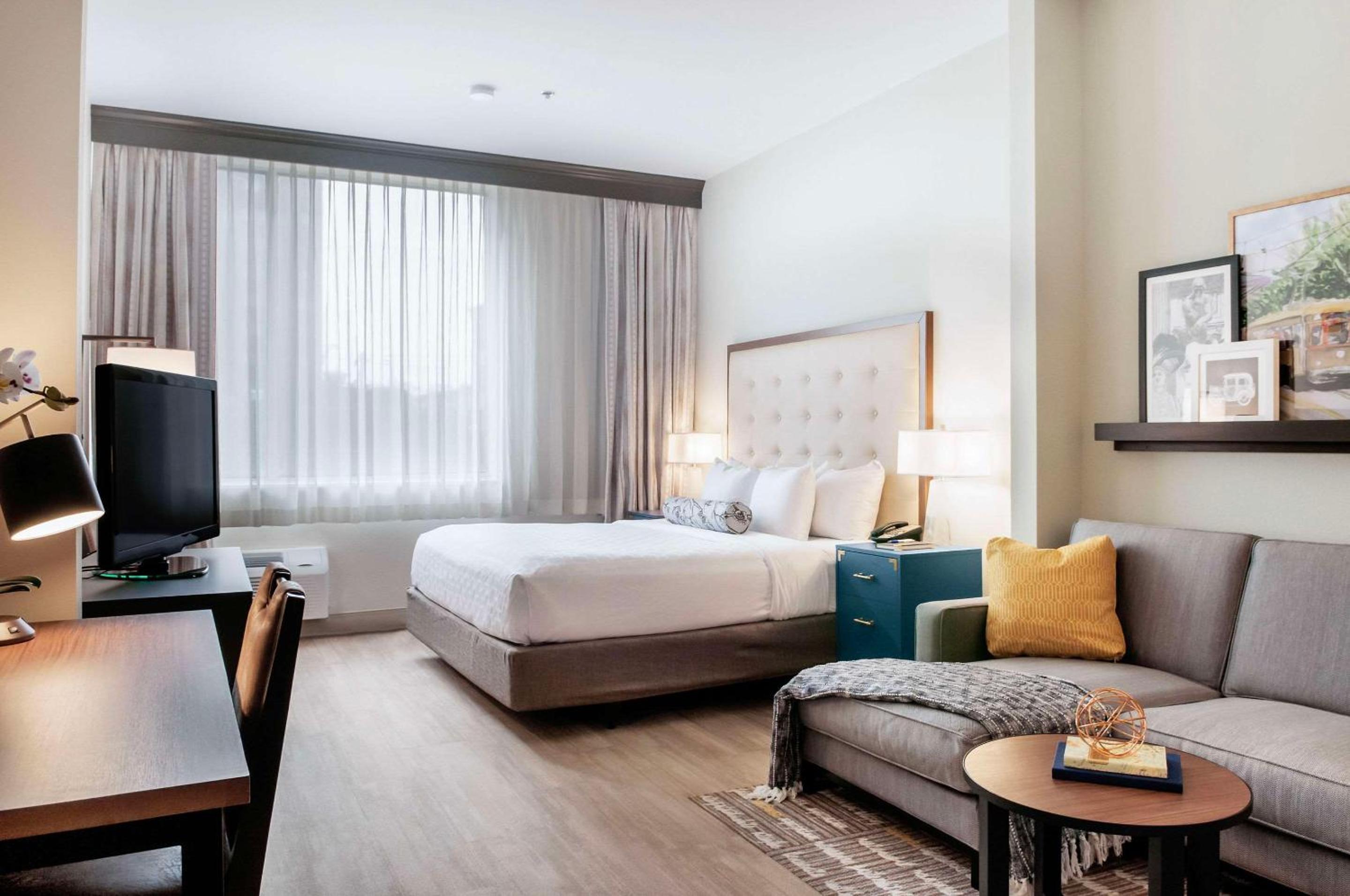 King Room - Accessible/Non-Smoking - Photo 1