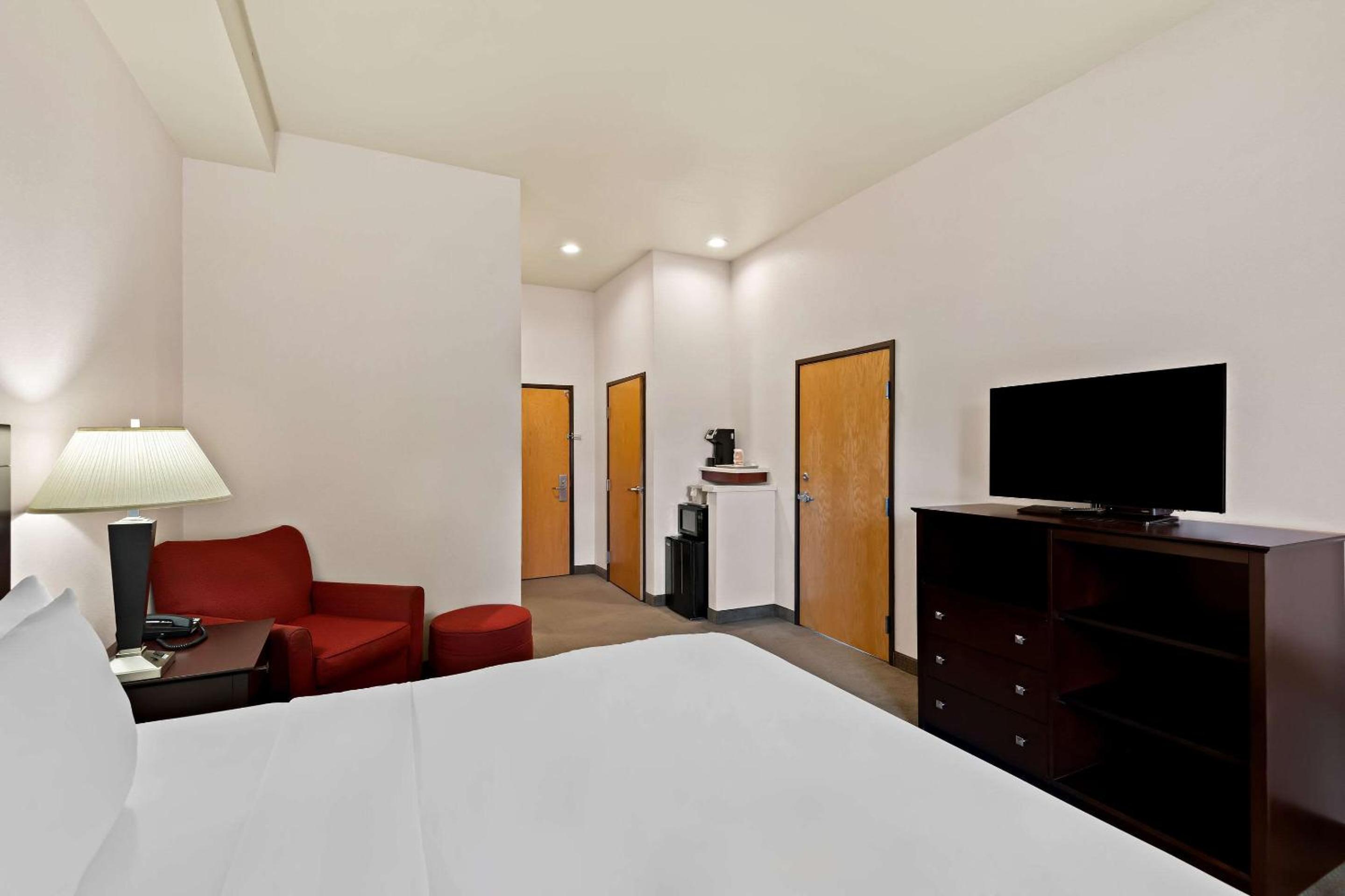 King Room/Disability Access - Non-Smoking - Photo 3