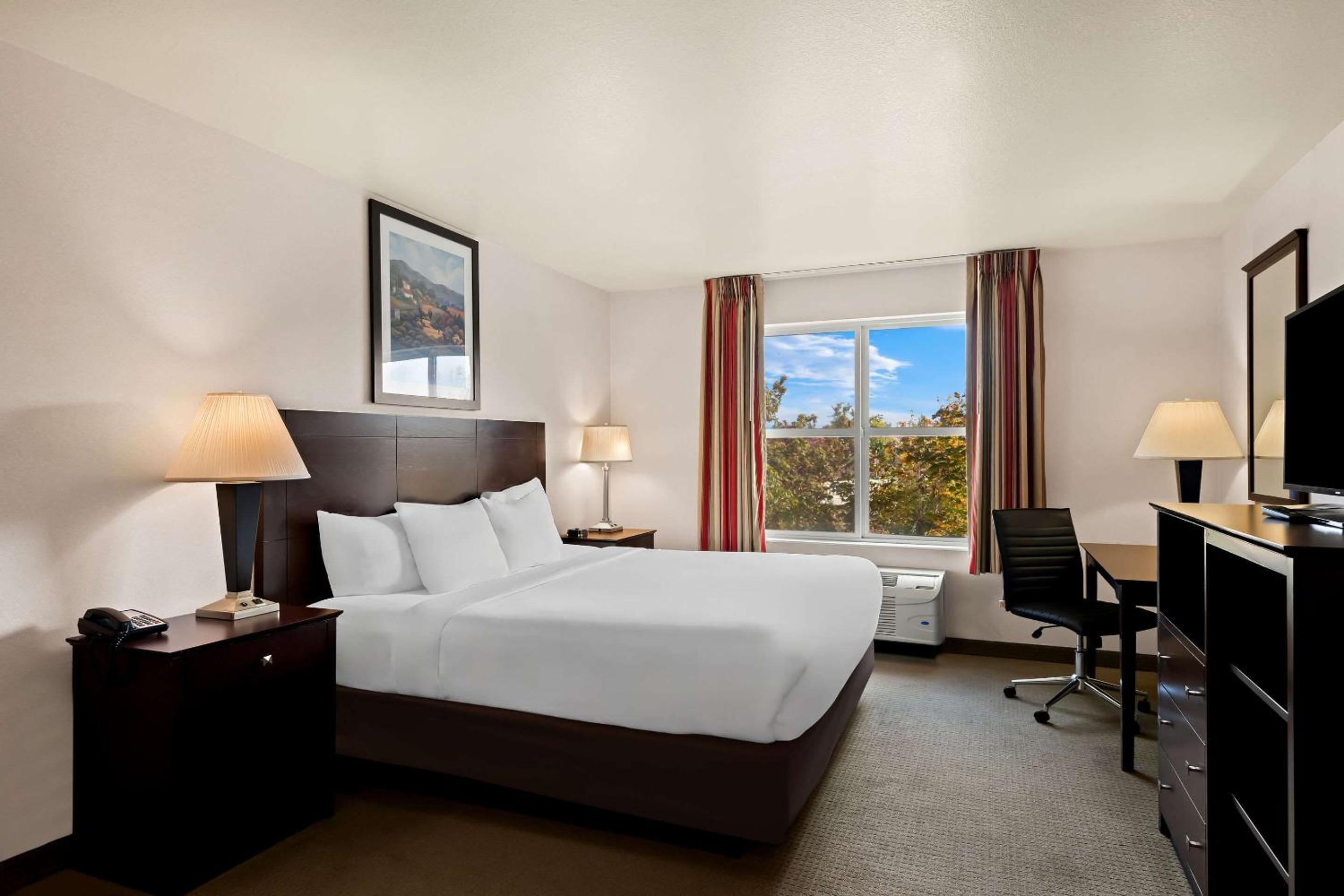 King Room/Disability Access - Non-Smoking - Photo 8