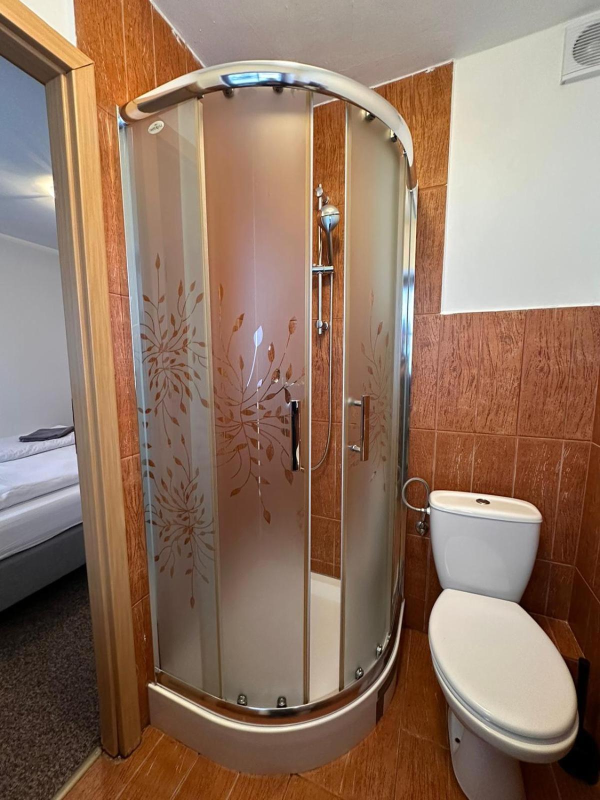 Double Room with Private Bathroom photo 2