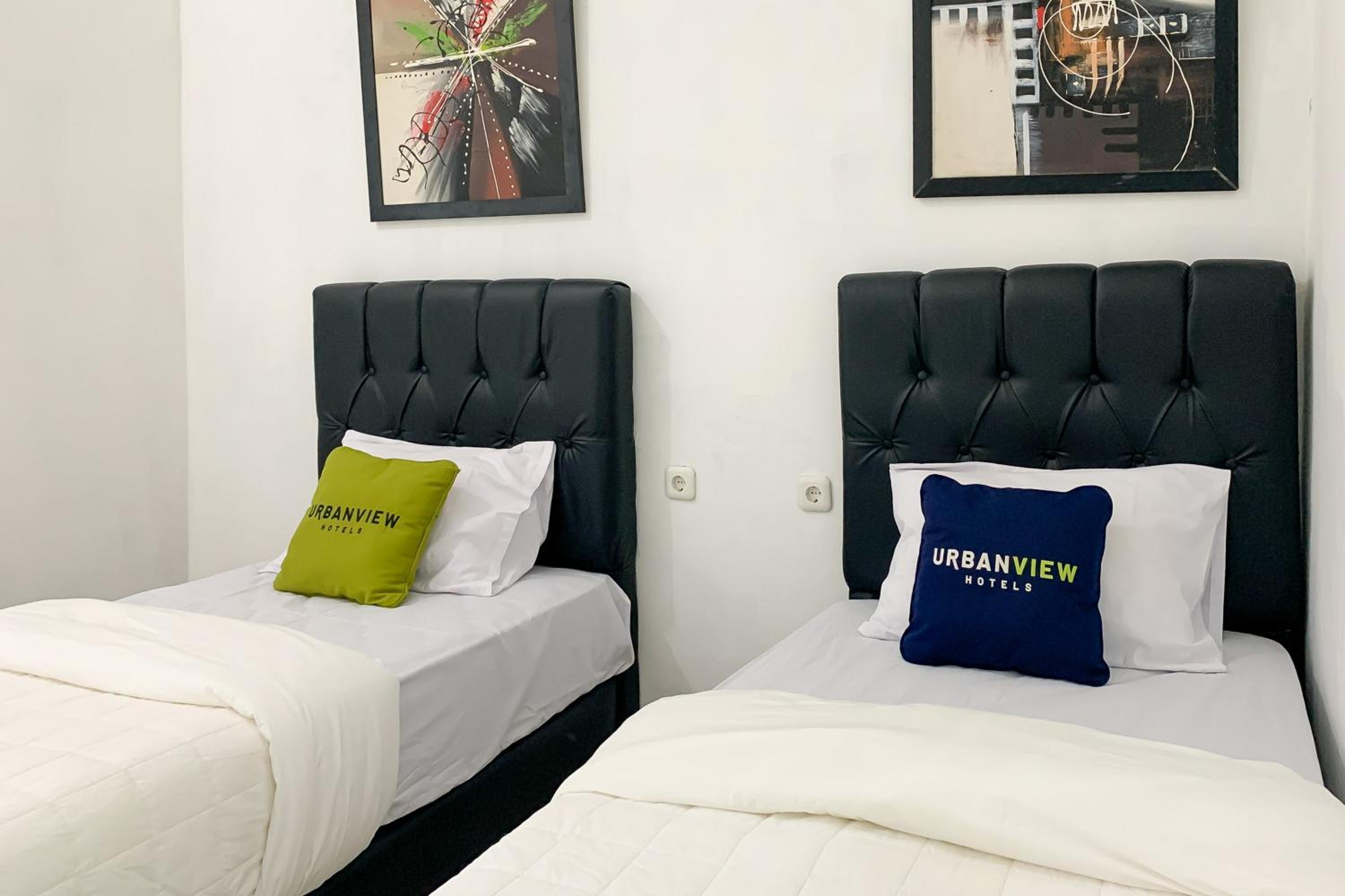 Deluxe Twin Room photo 2