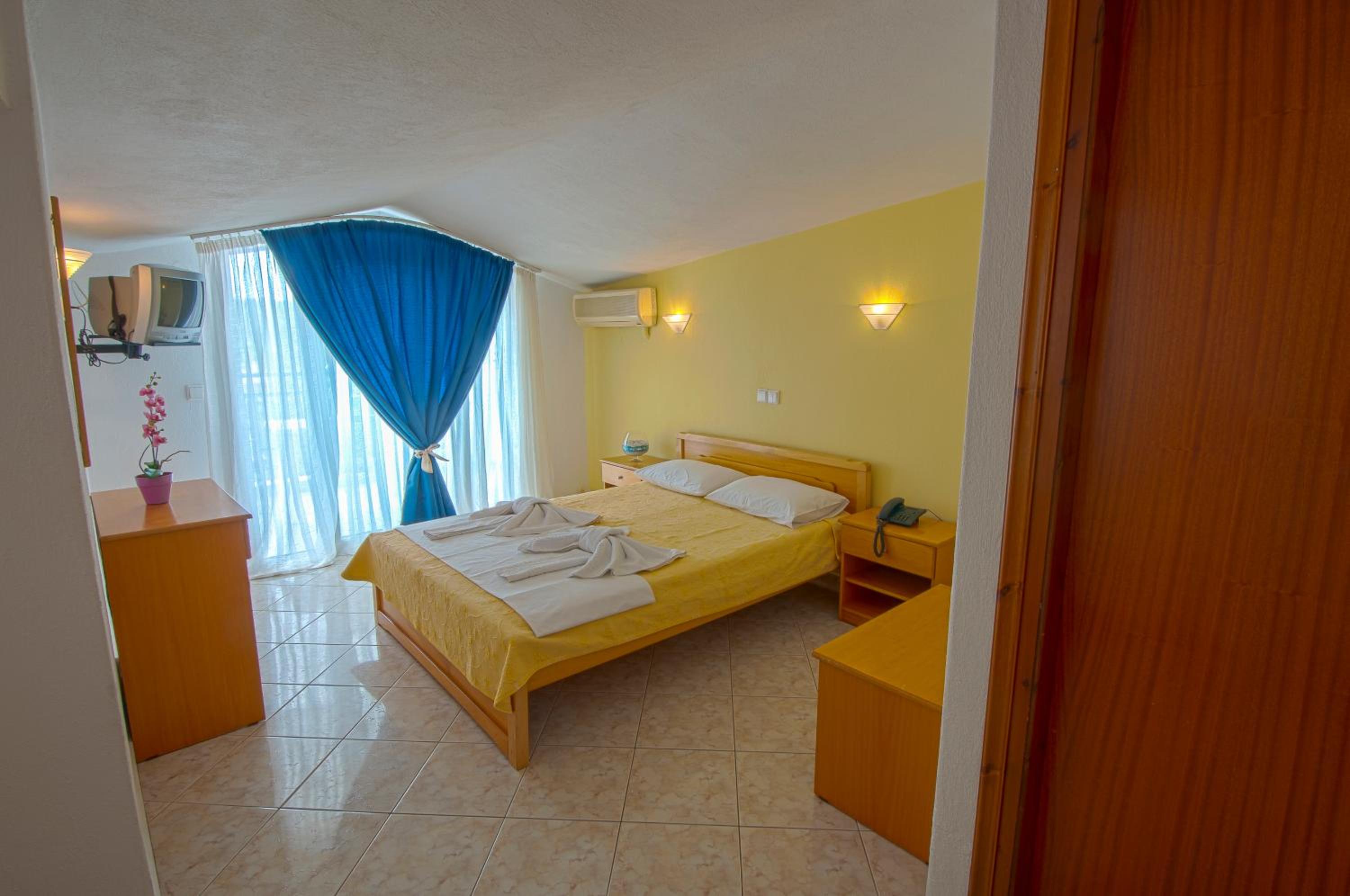 Triple Room with Sea View photo 1