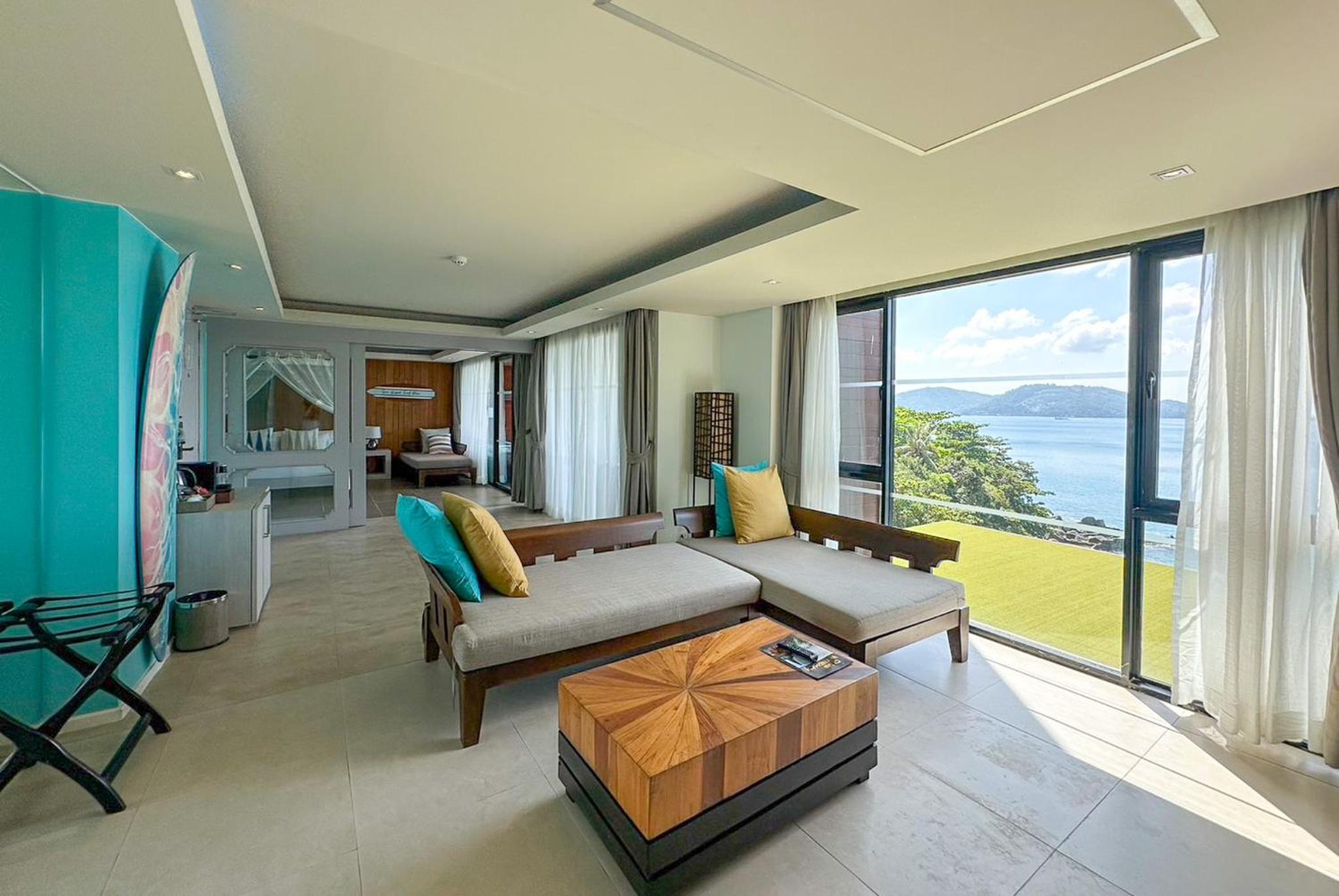 King Suite with Sea View, Non-Smoking photo 3