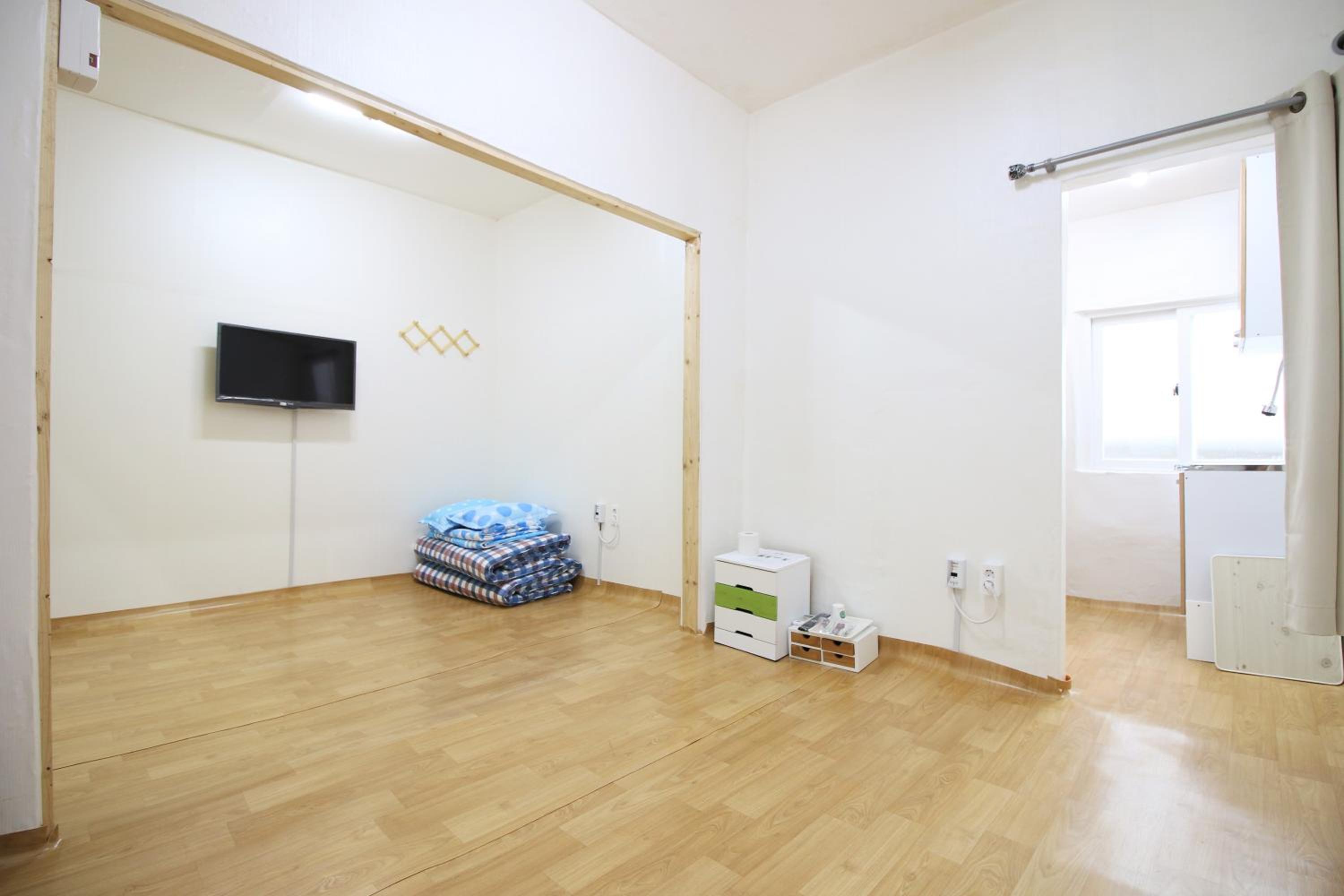 Family Room with Private Bathroom - Photo 1