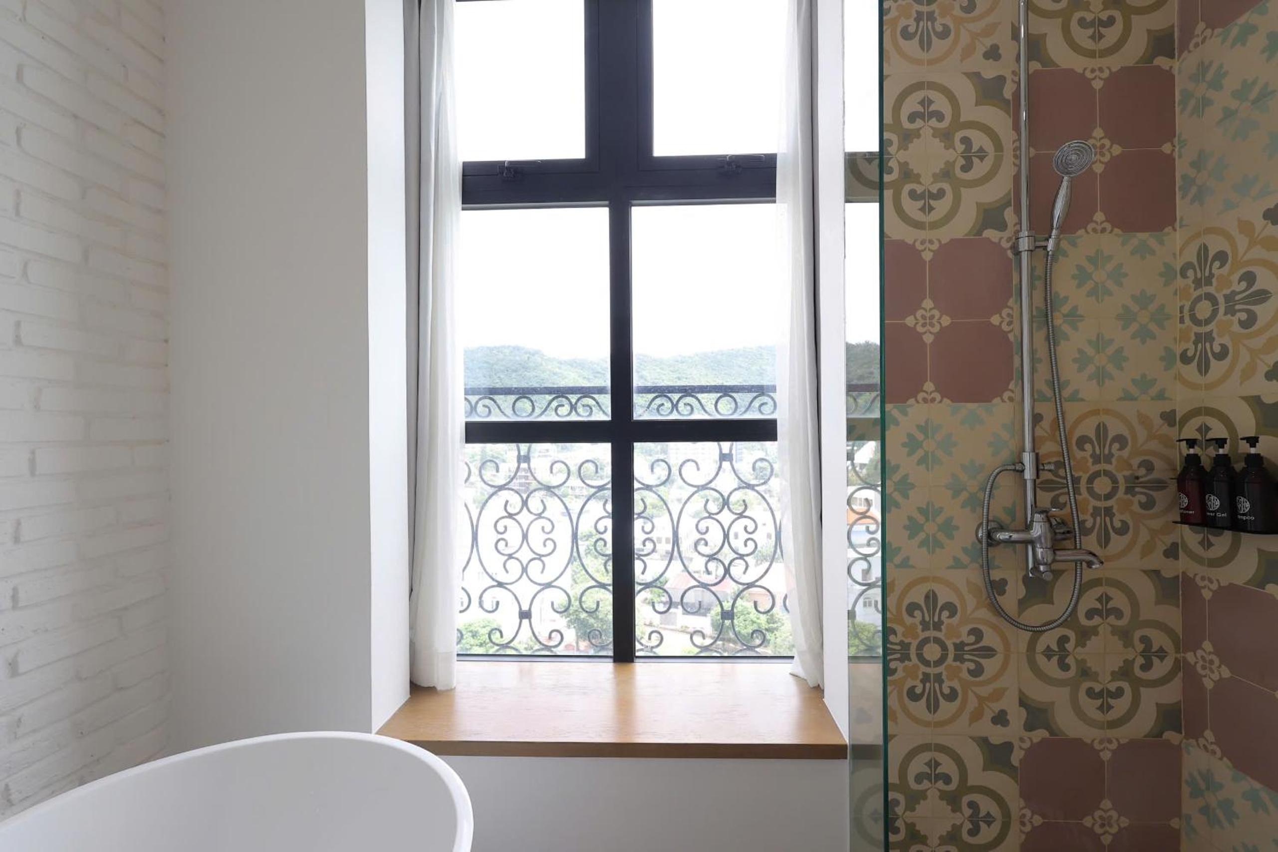 Deluxe Double Room with Balcony and Sea View photo 2