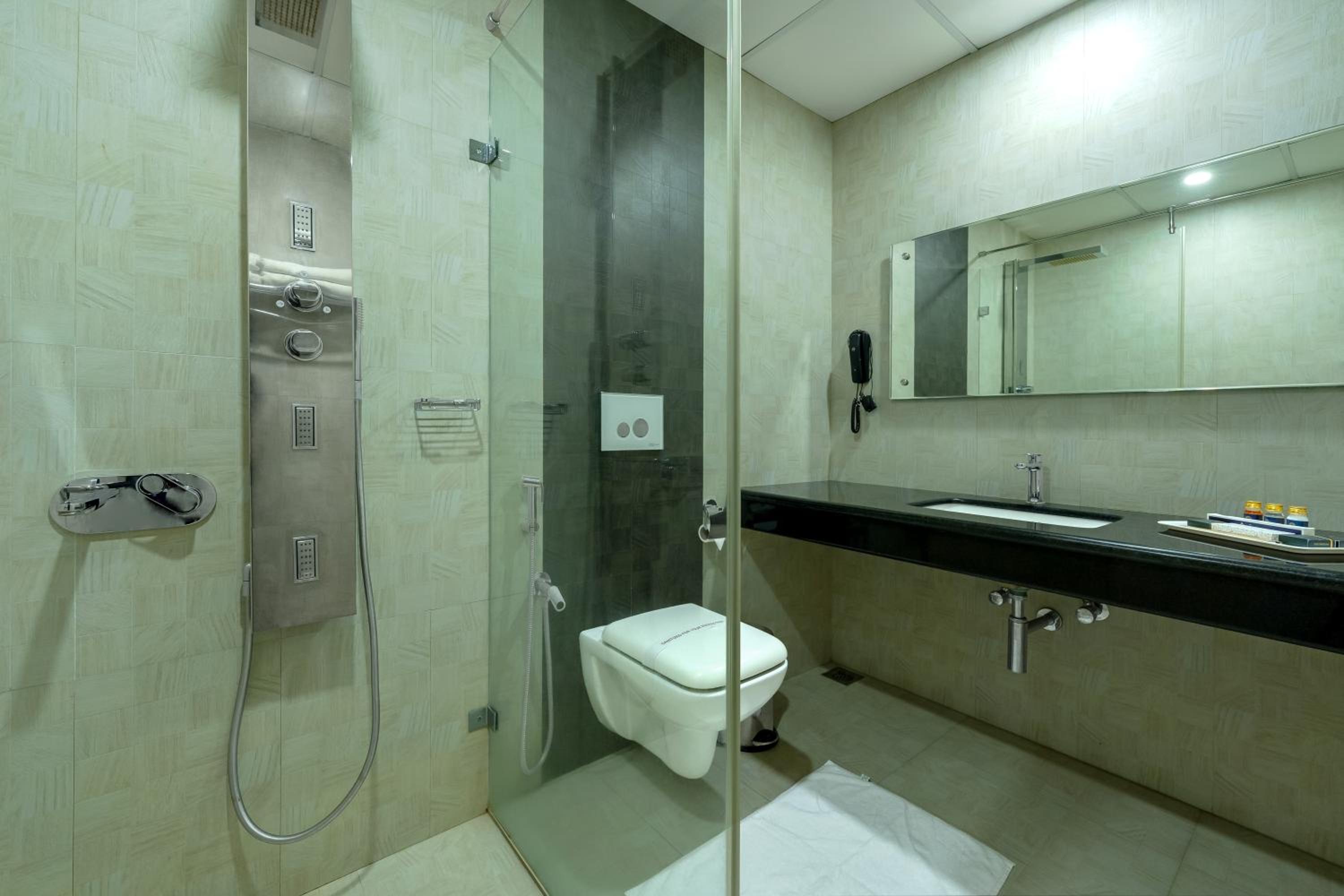 Suite - Photo 4