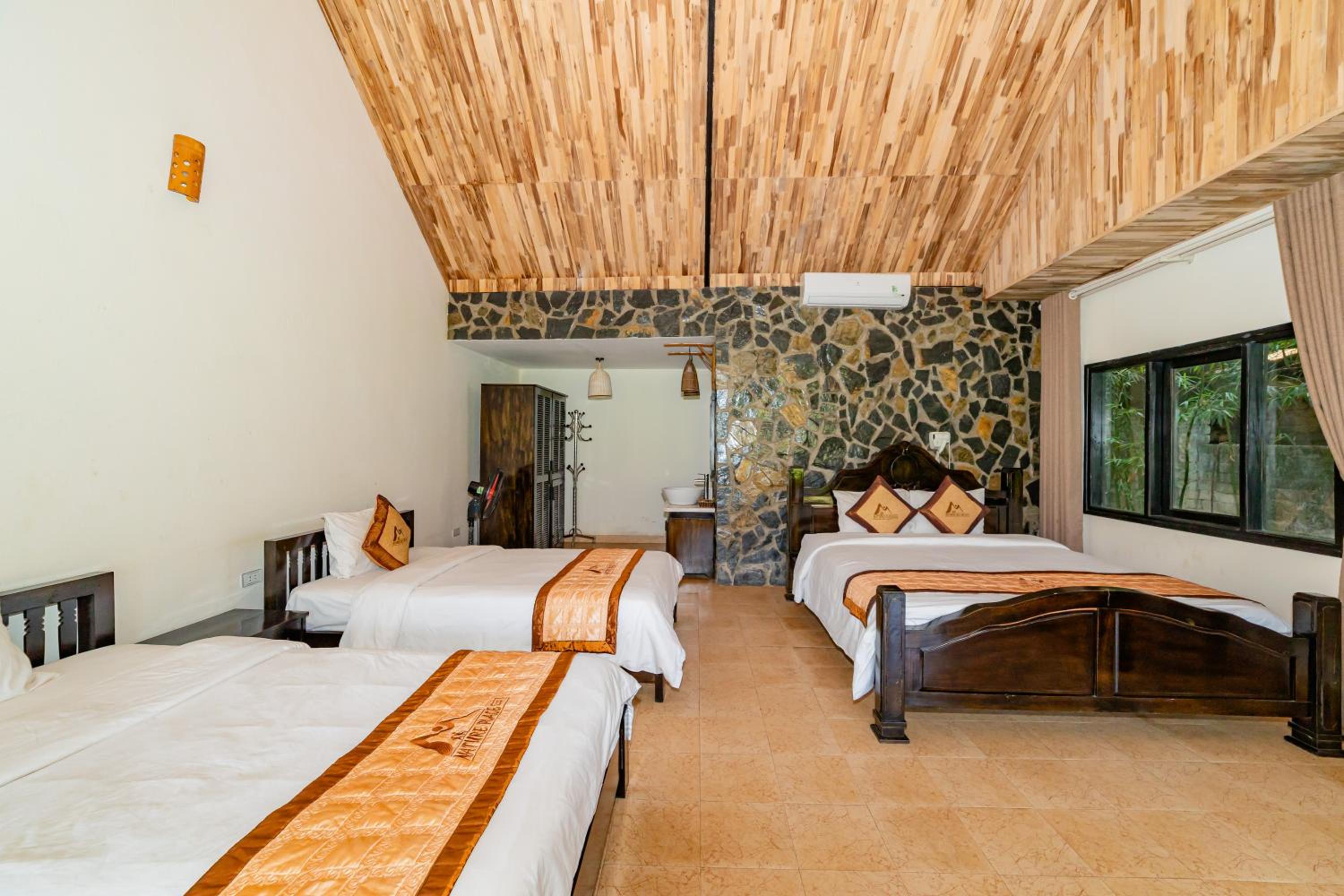 Triple Room With Mountain View