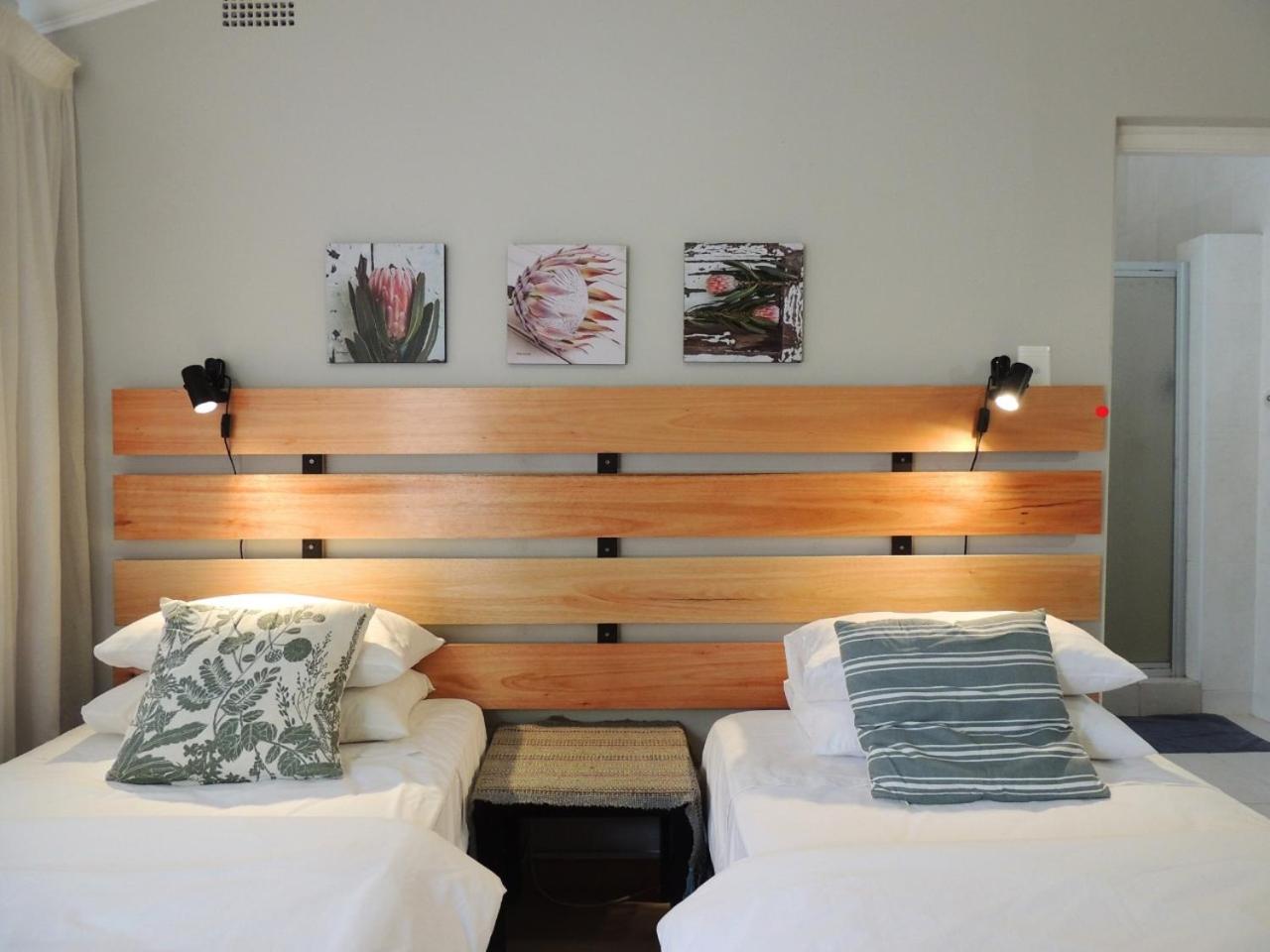 Standard Twin Room photo 2