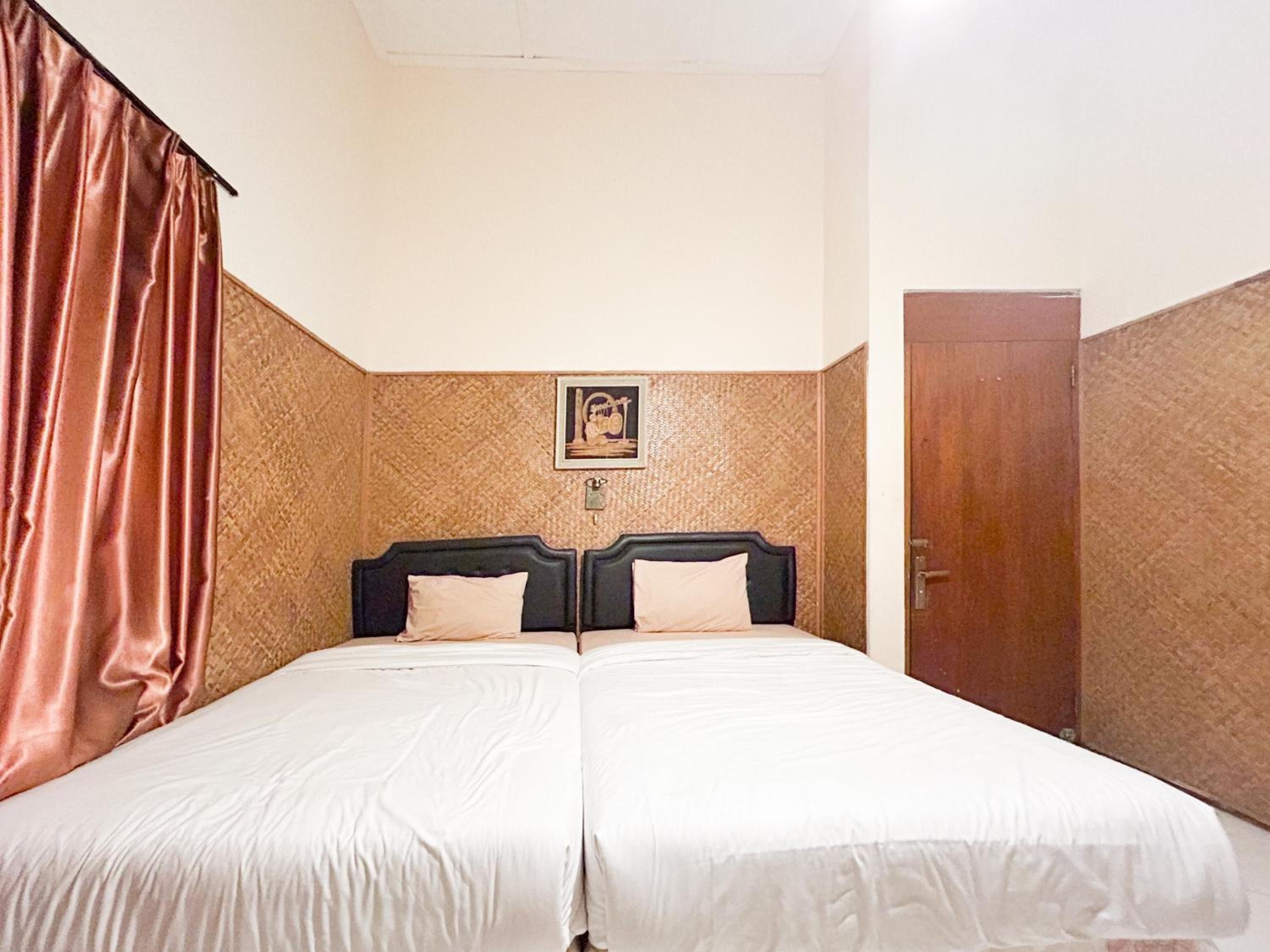 Standard Twin Room photo 2