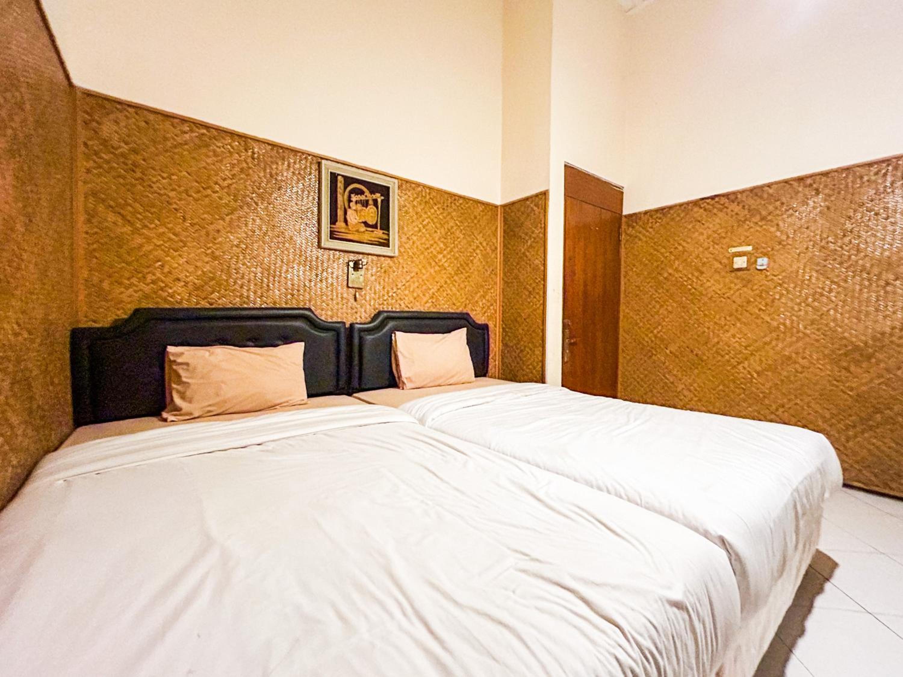 Standard Twin Room photo 3