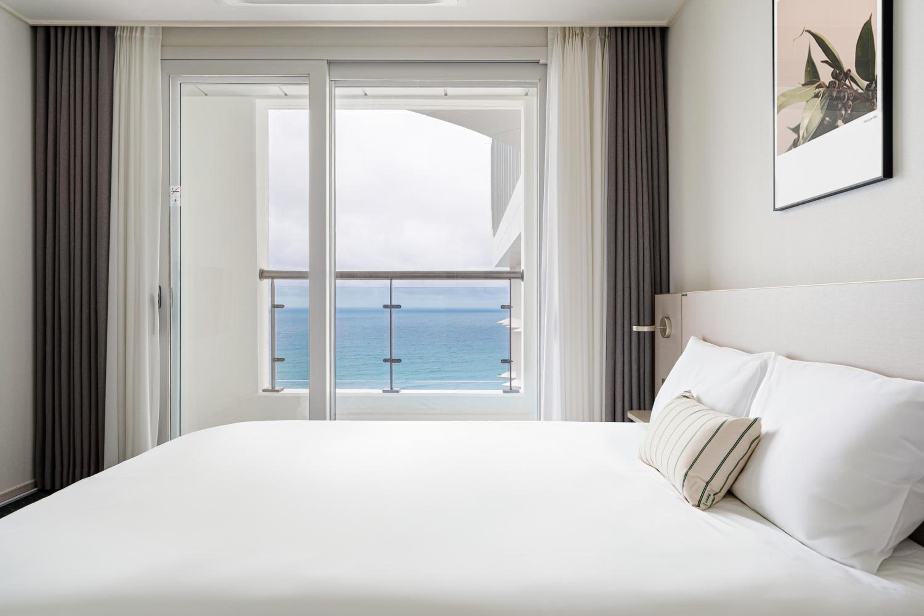 Premier Suite Ocean - Photo 2
