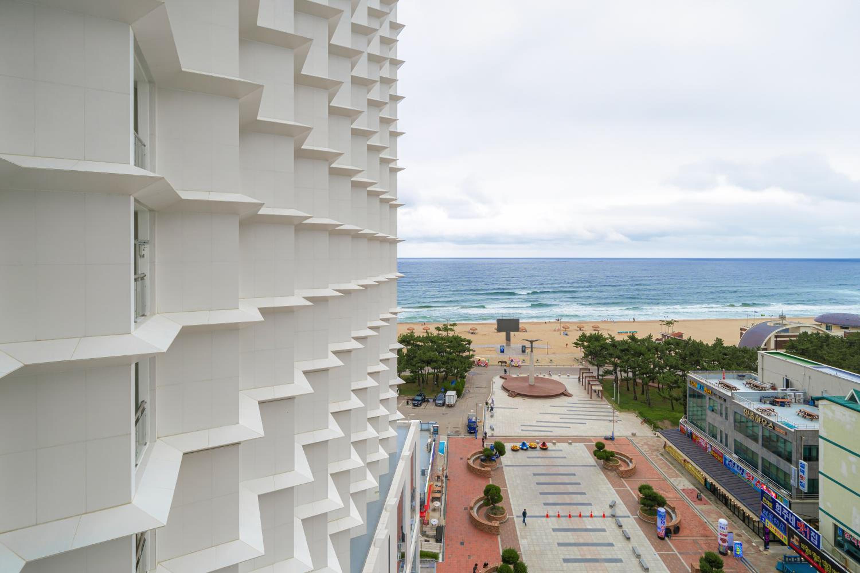 Premier Suite Ocean - Photo 9
