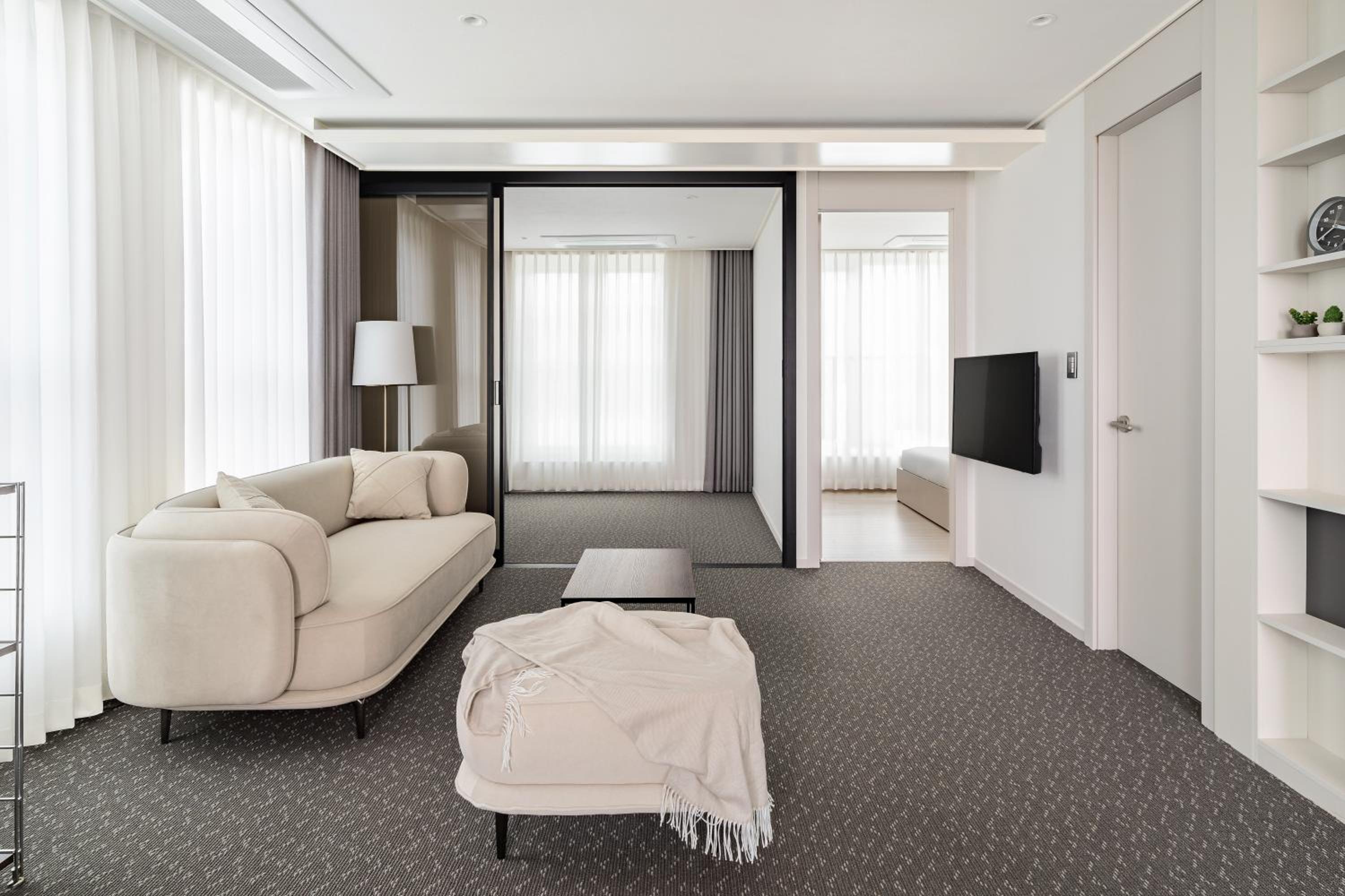 Premier Suite Ocean - Photo 35