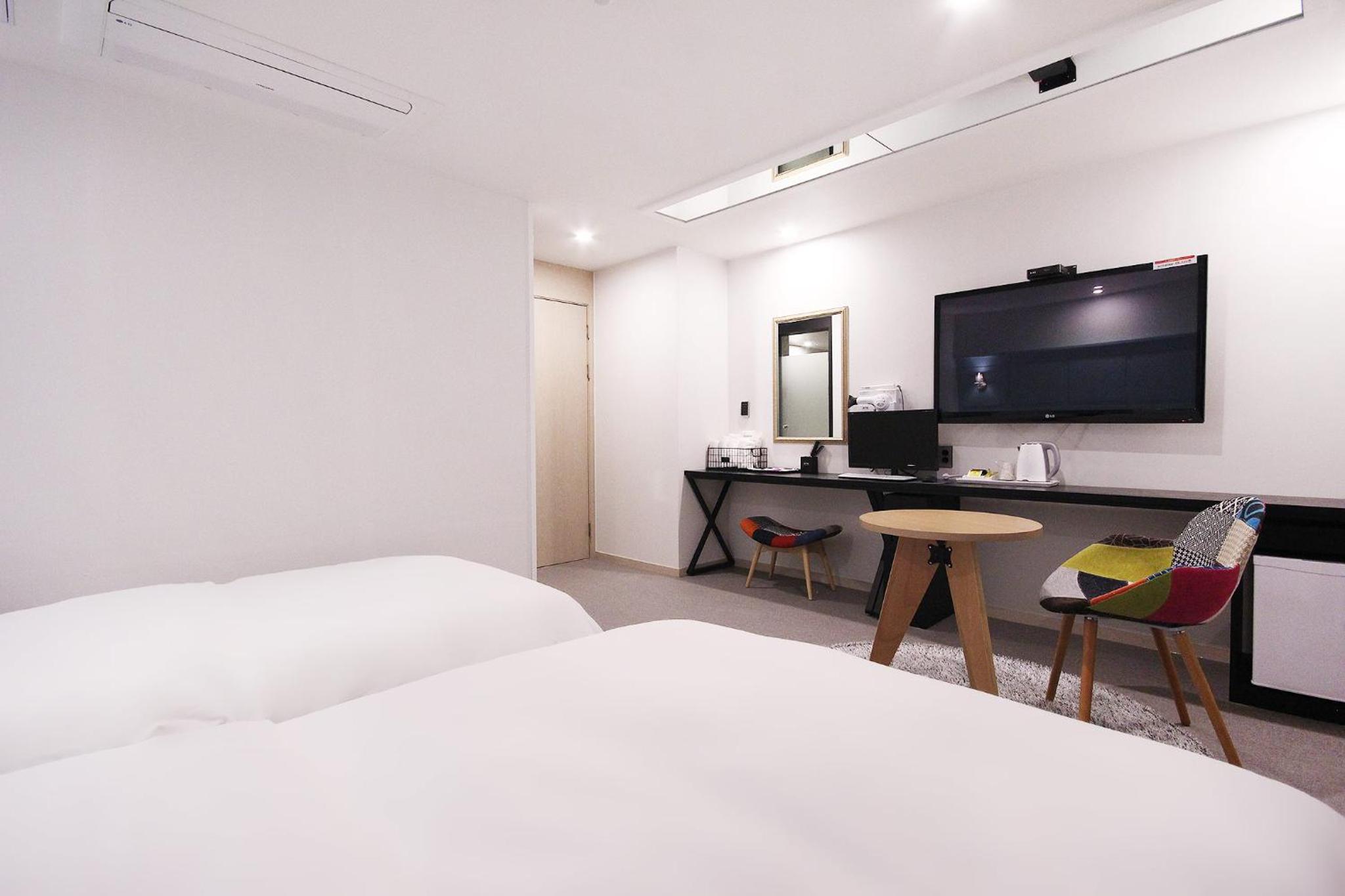 Deluxe Twin Room - Photo 2