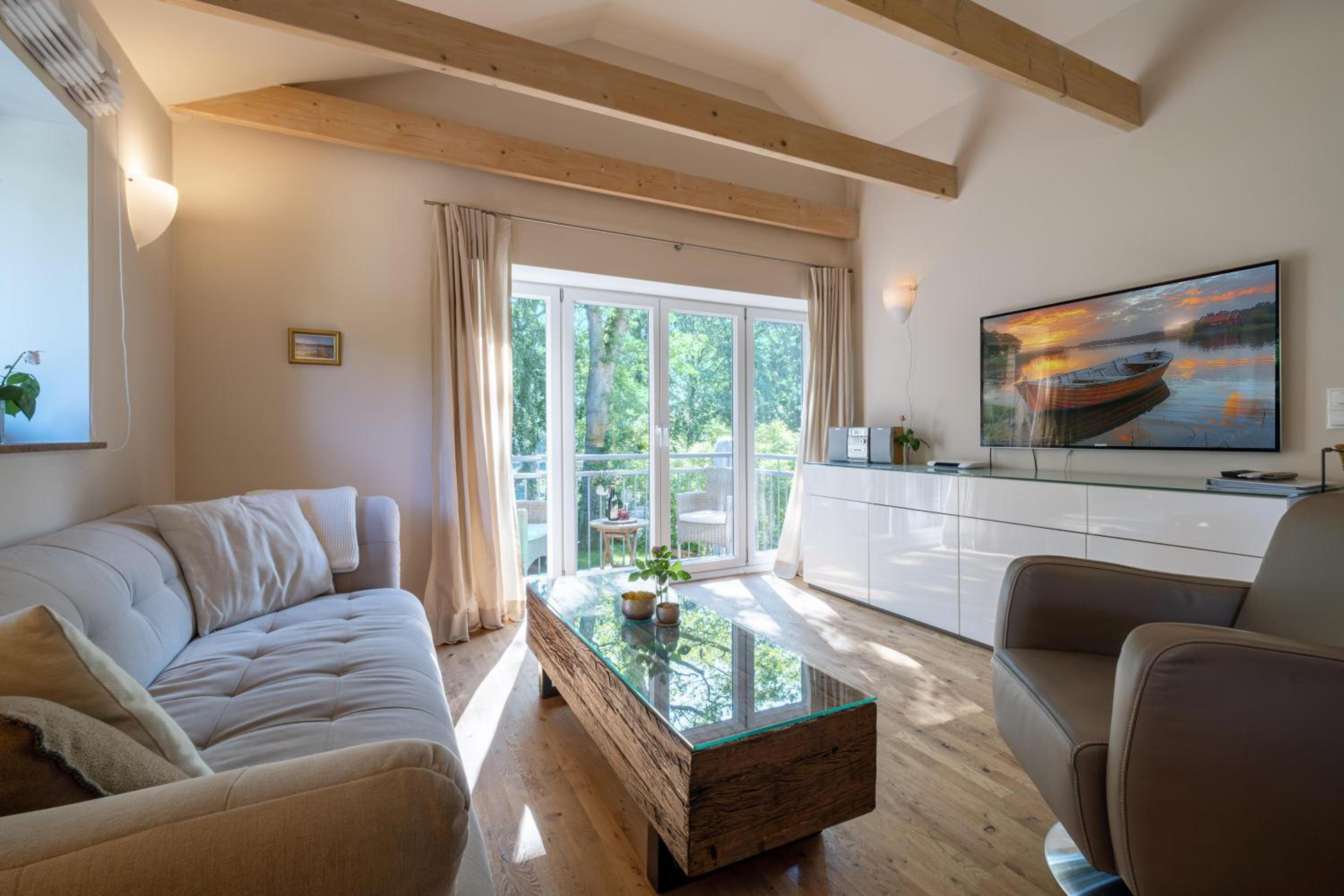 Apartment with Lake View photo 1