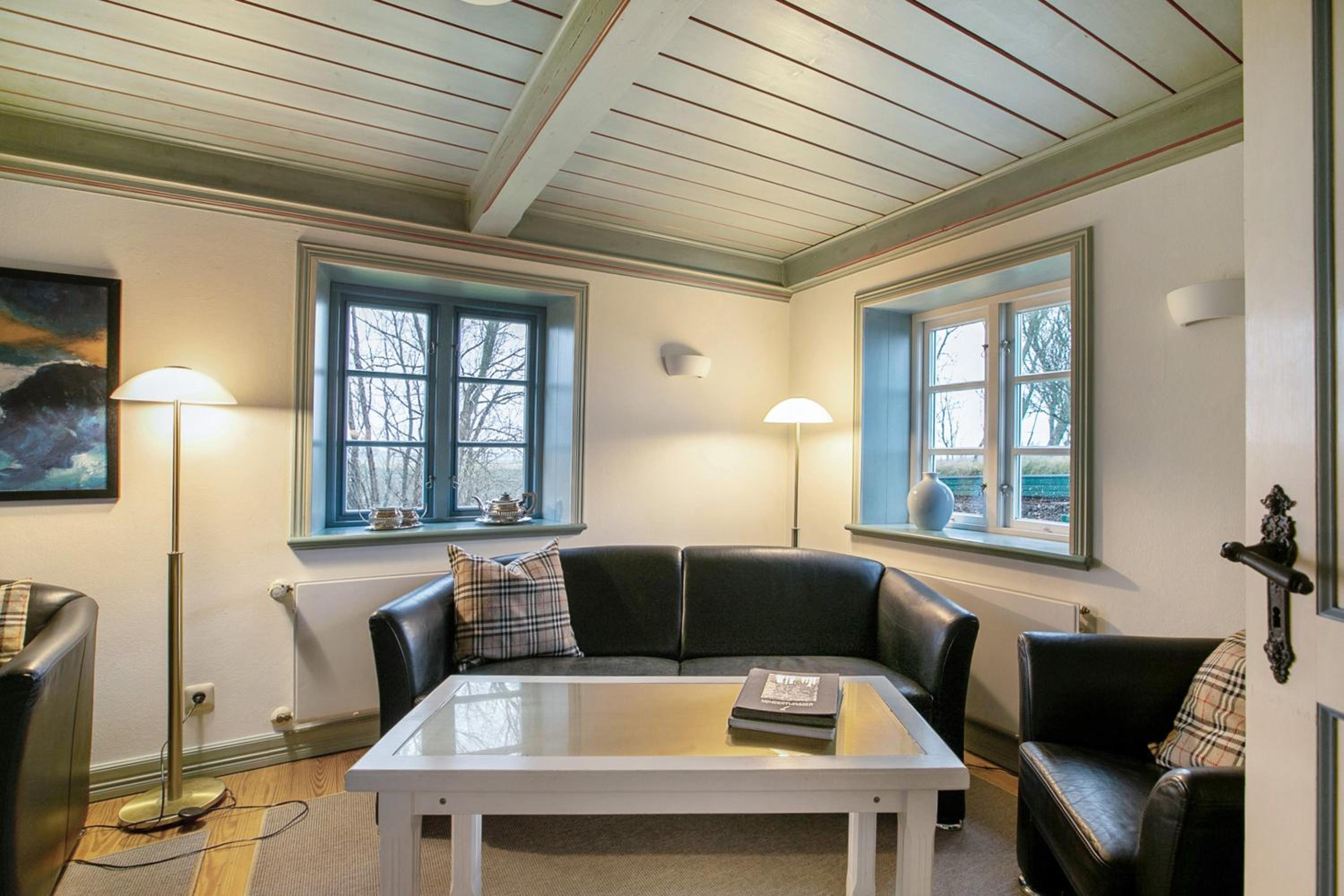 Three-Bedroom House photo 3