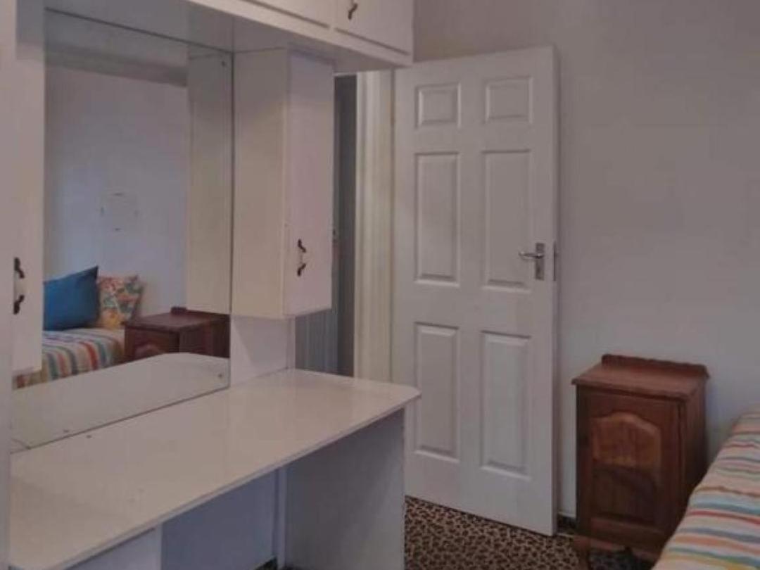Basic Single Room photo 3