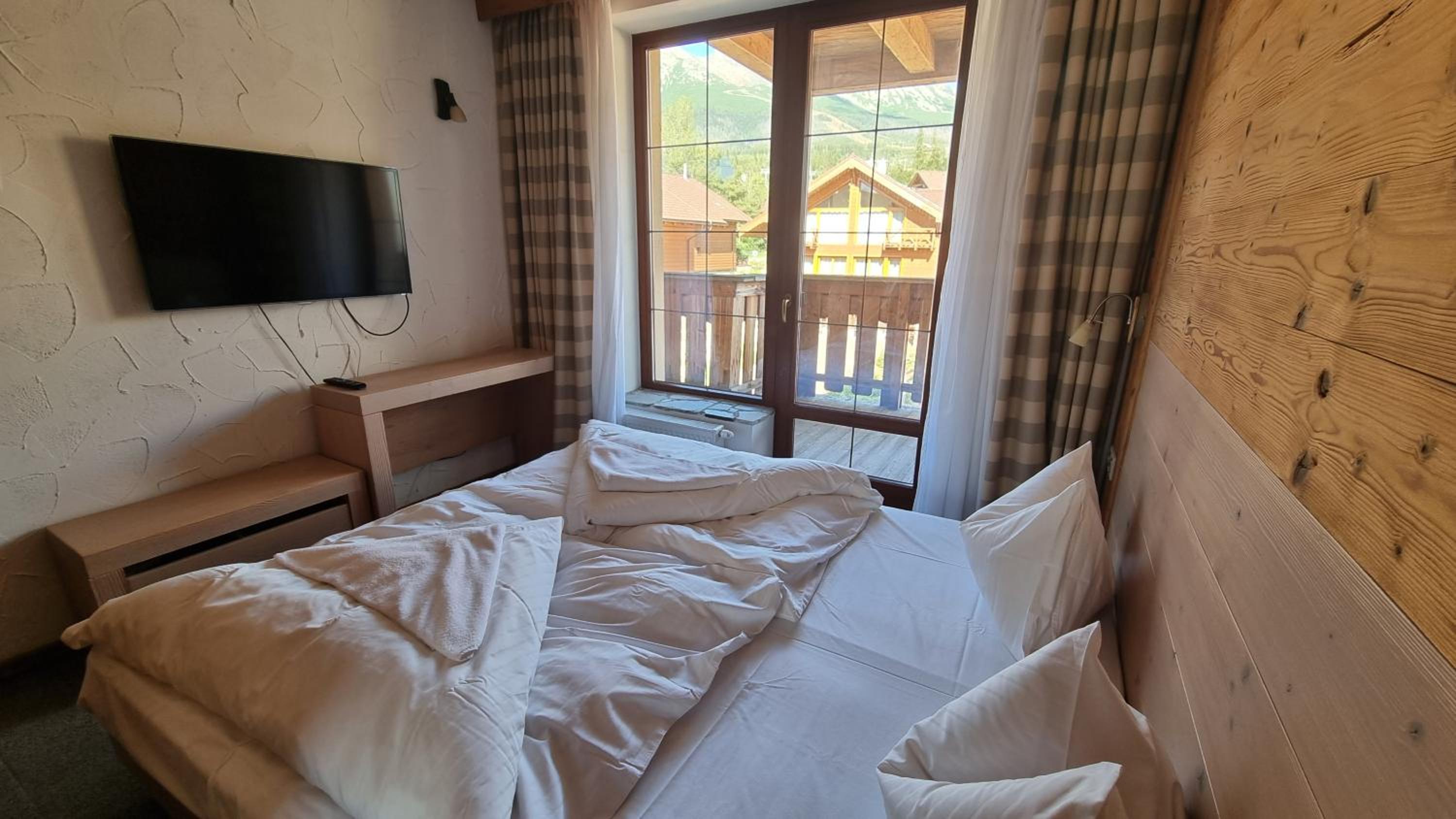 One-Bedroom Apartment with Mountain View in Residence Building, photo 6