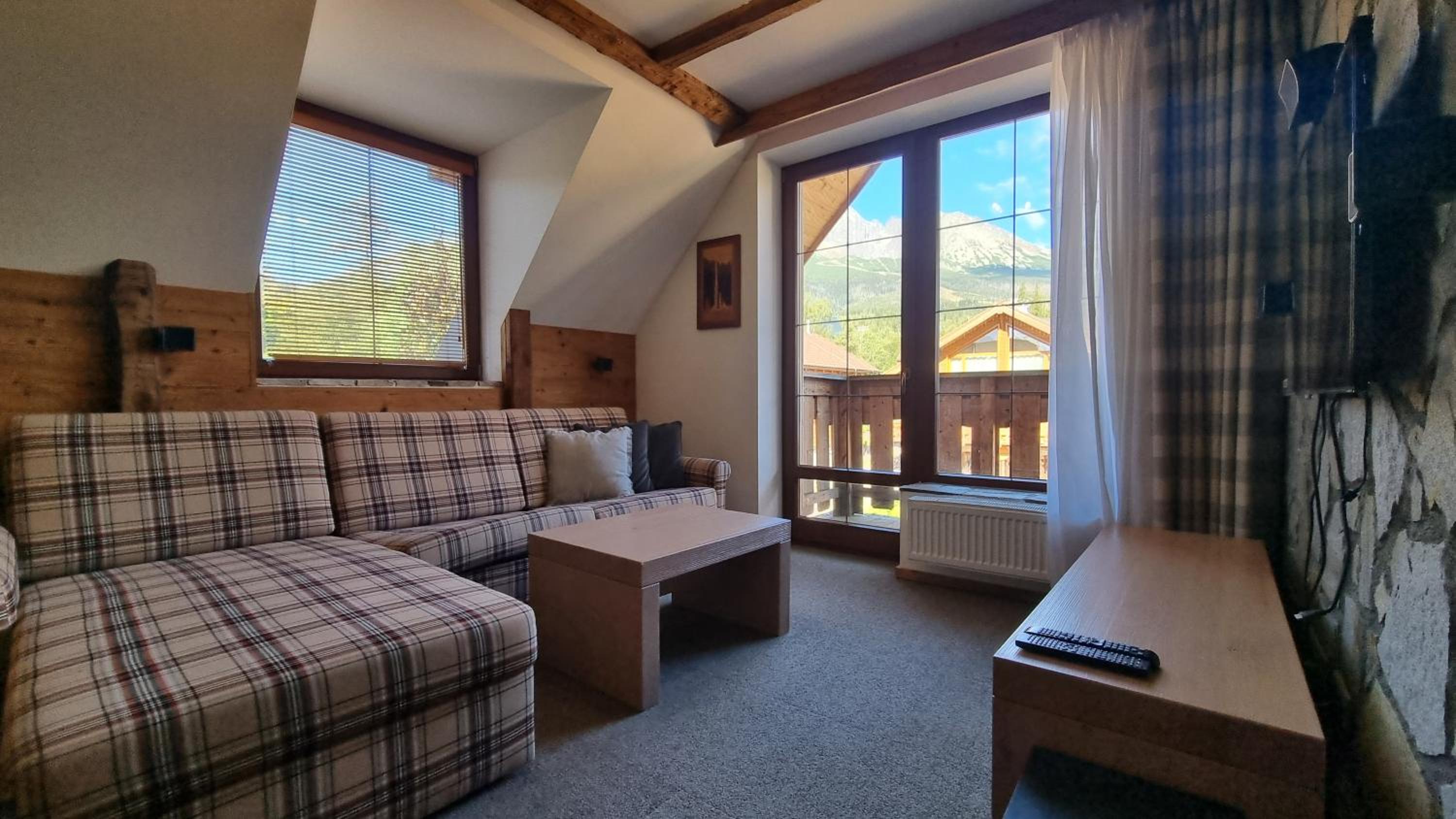 One-Bedroom Apartment with Mountain View in Residence Building