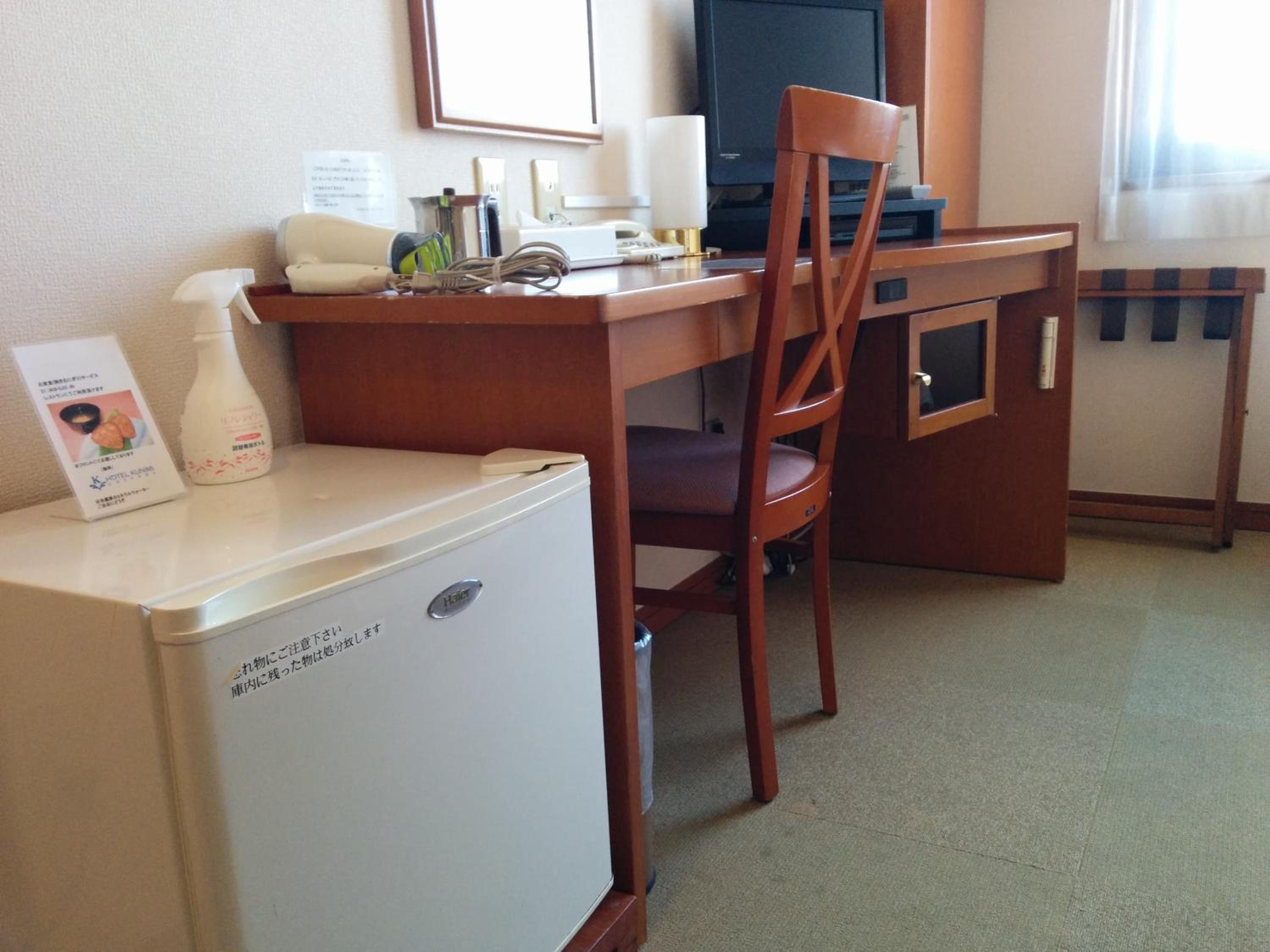 Single Room - Smoking photo 3