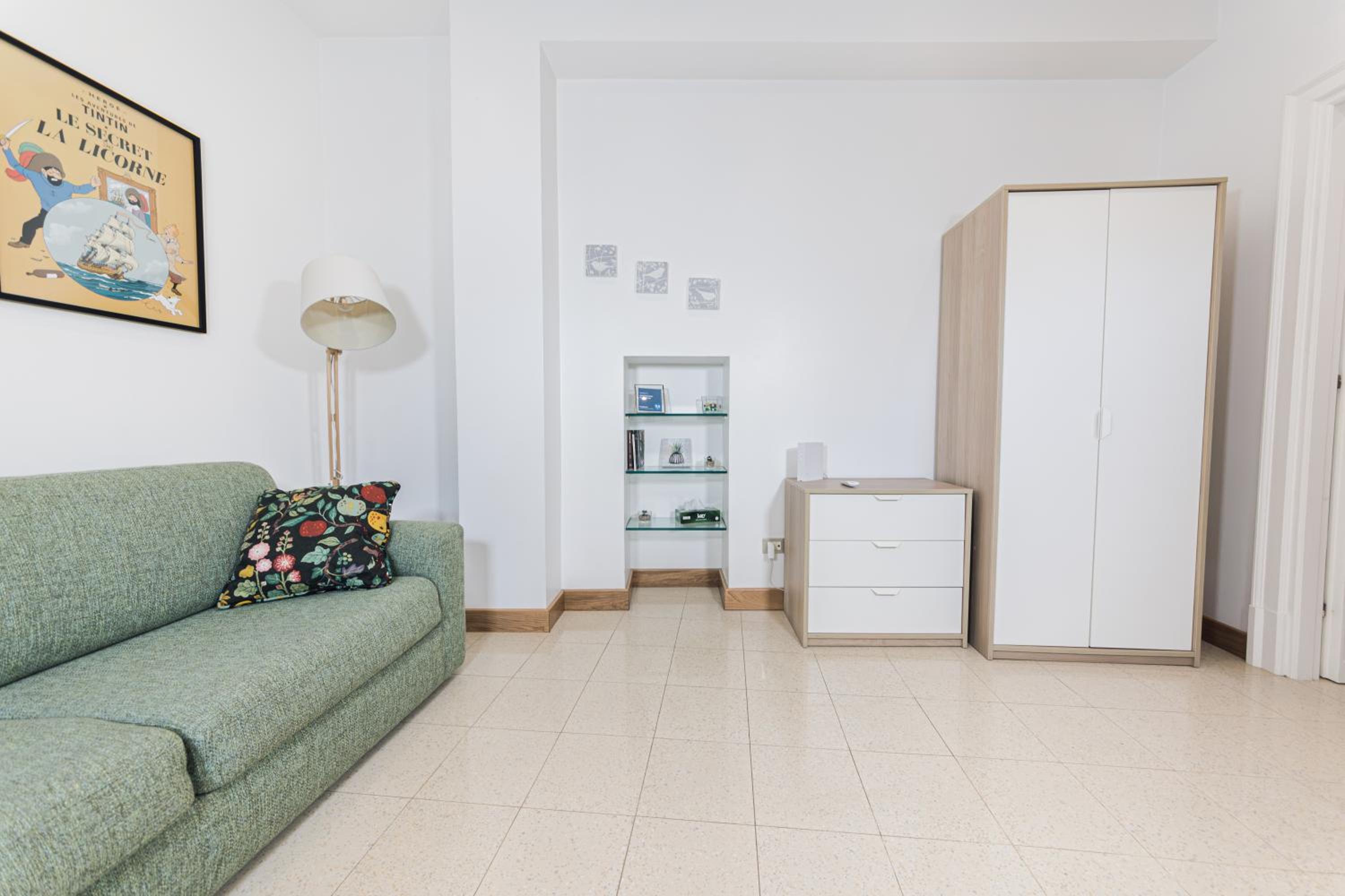 One-Bedroom Apartment photo 3