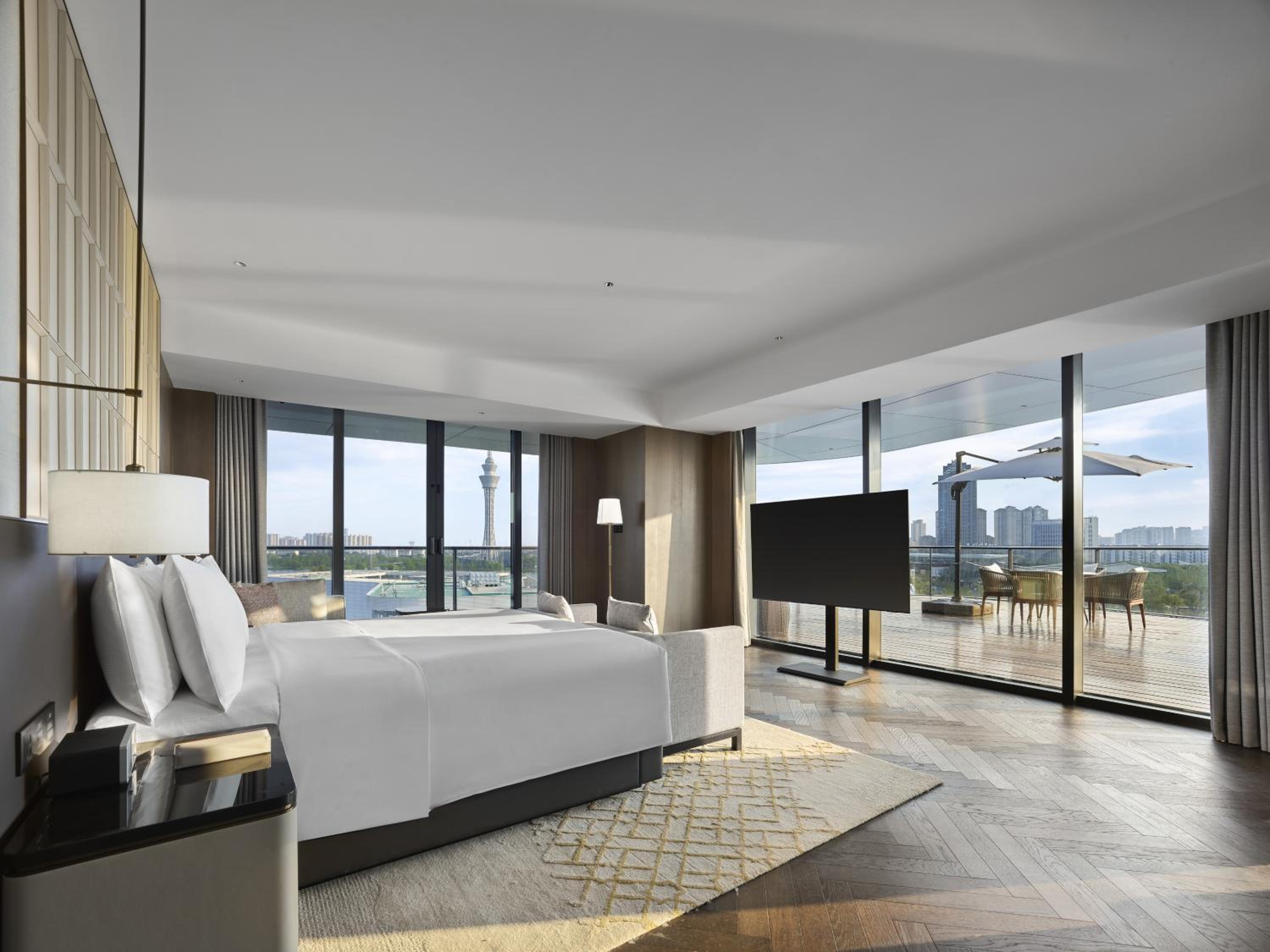 Premium King Suite with Balcony - Lake View