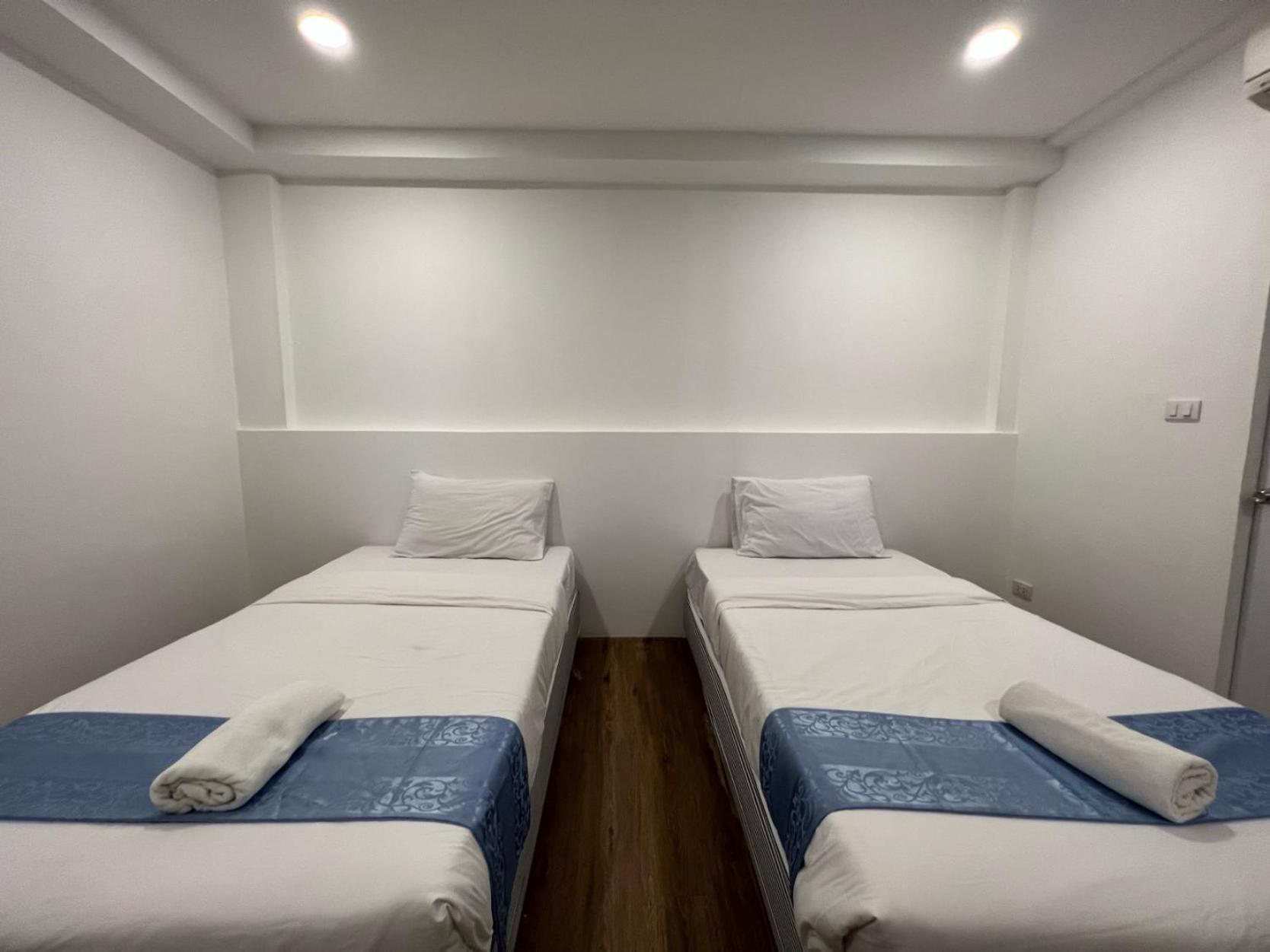 Premier Twin Room - Photo 11