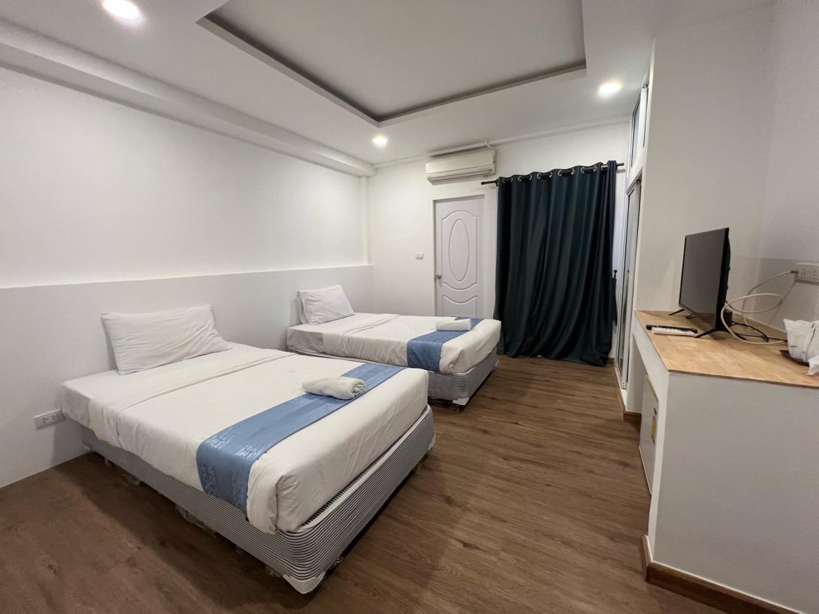 Premier Twin Room - Photo 10