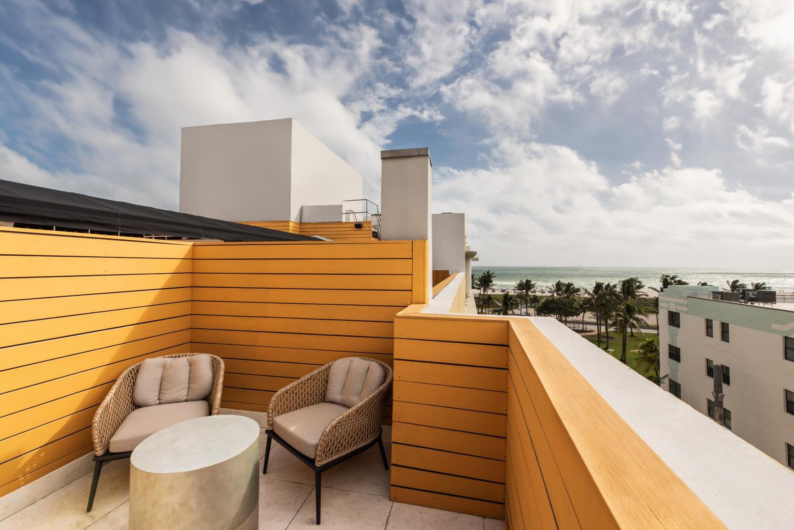 Premium Queen Room Partial ocean view roof top Terrace photo 2