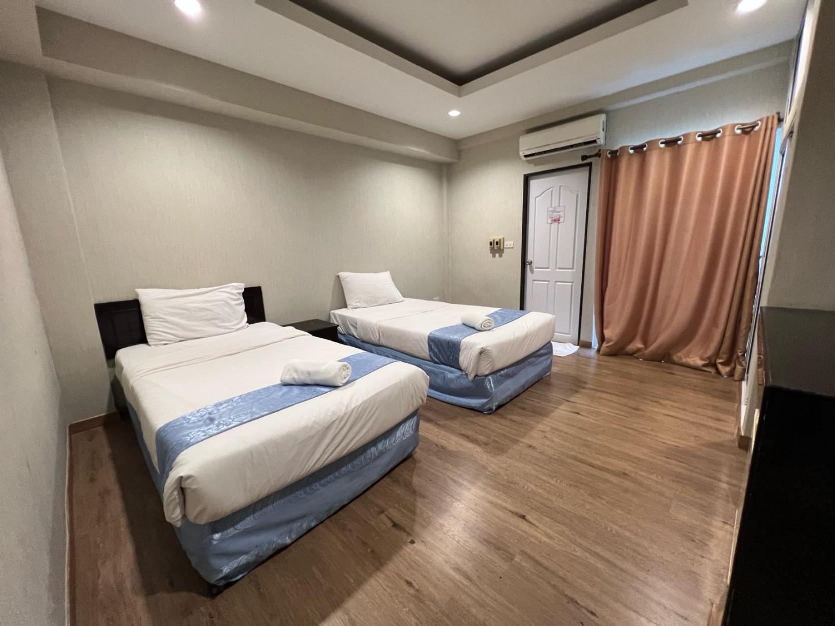Premier Twin Room - Photo 13