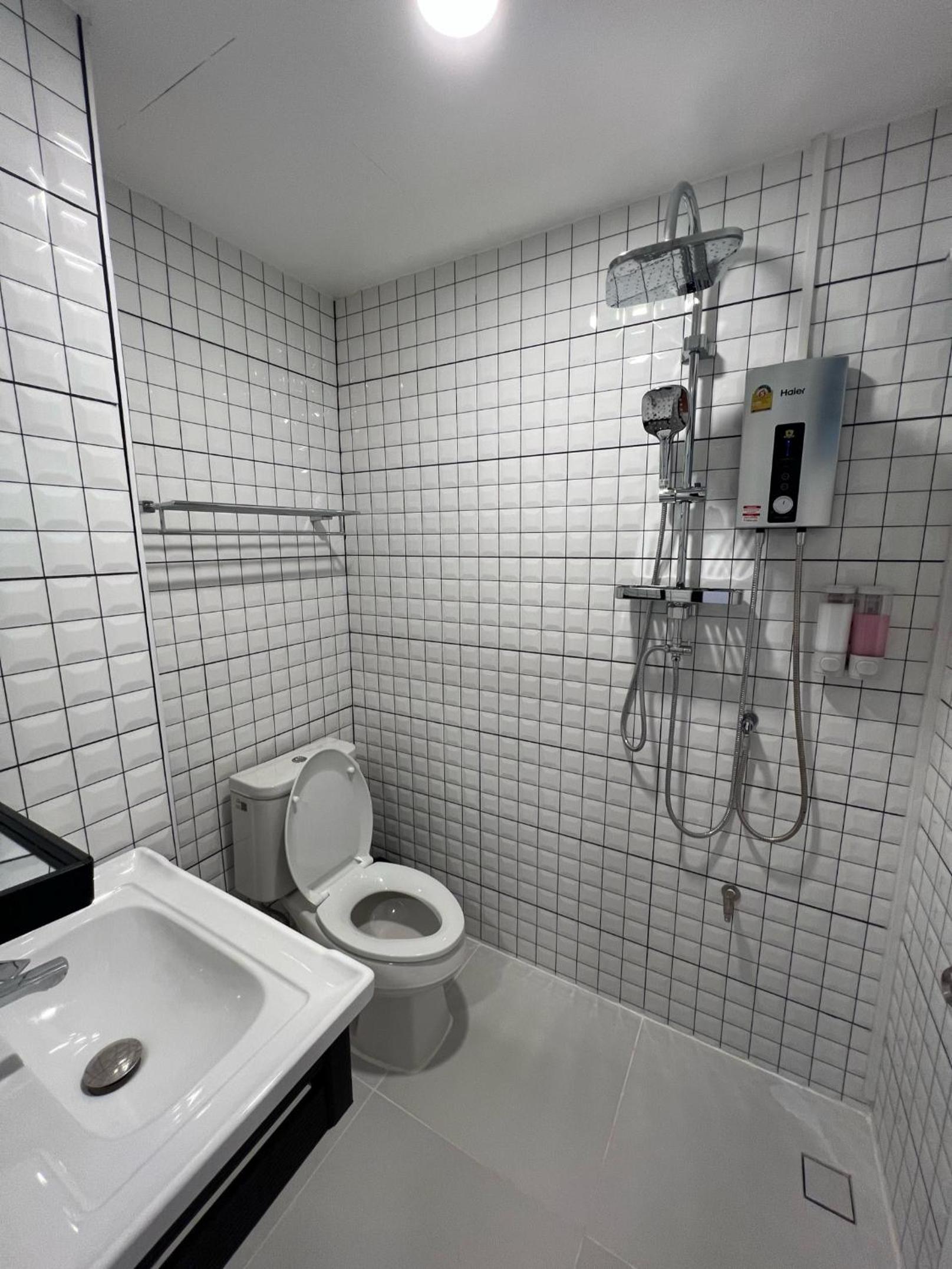 Premier Twin Room - Photo 7